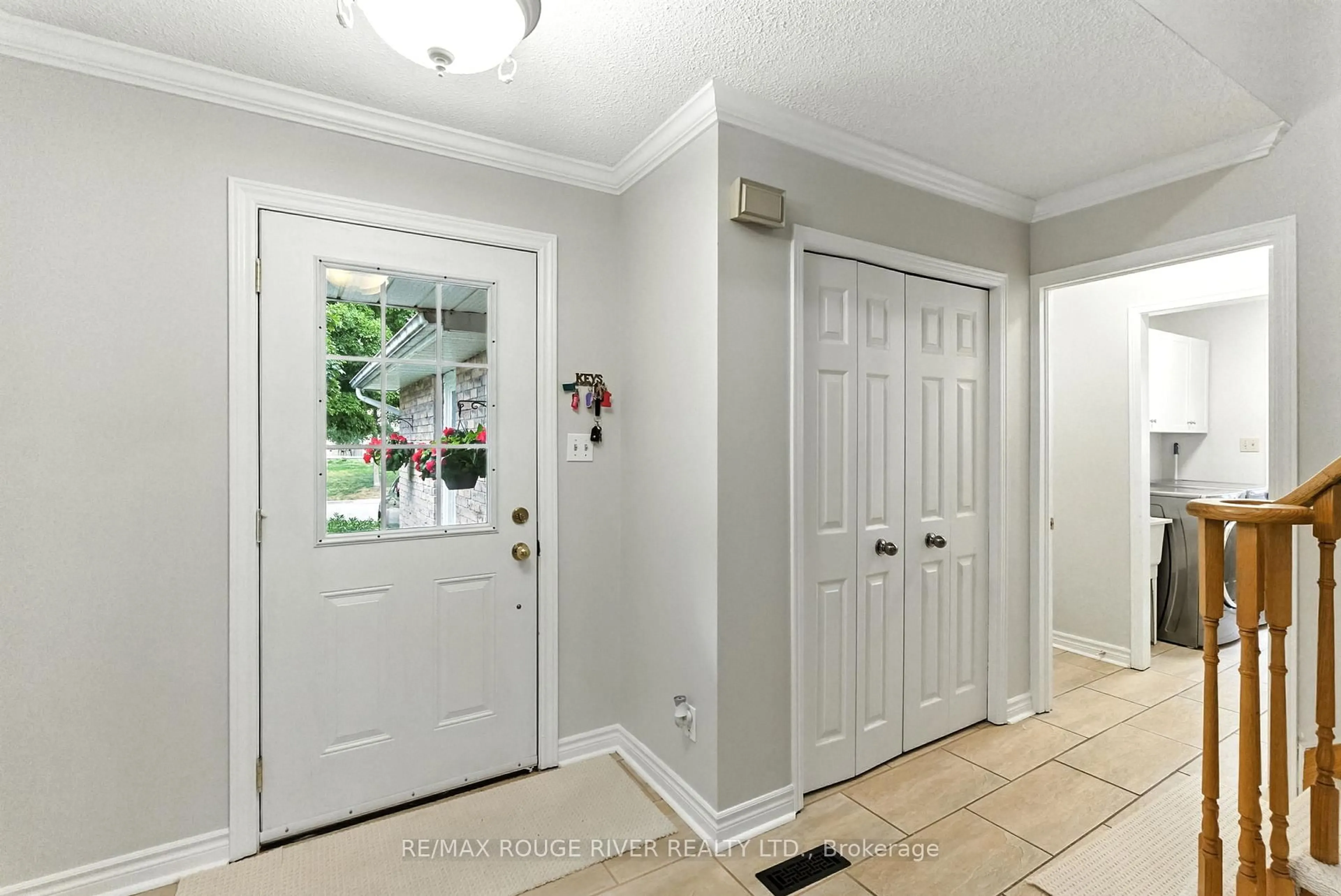 Indoor entryway for 30 Citation Cres, Whitby Ontario L1N 6X1