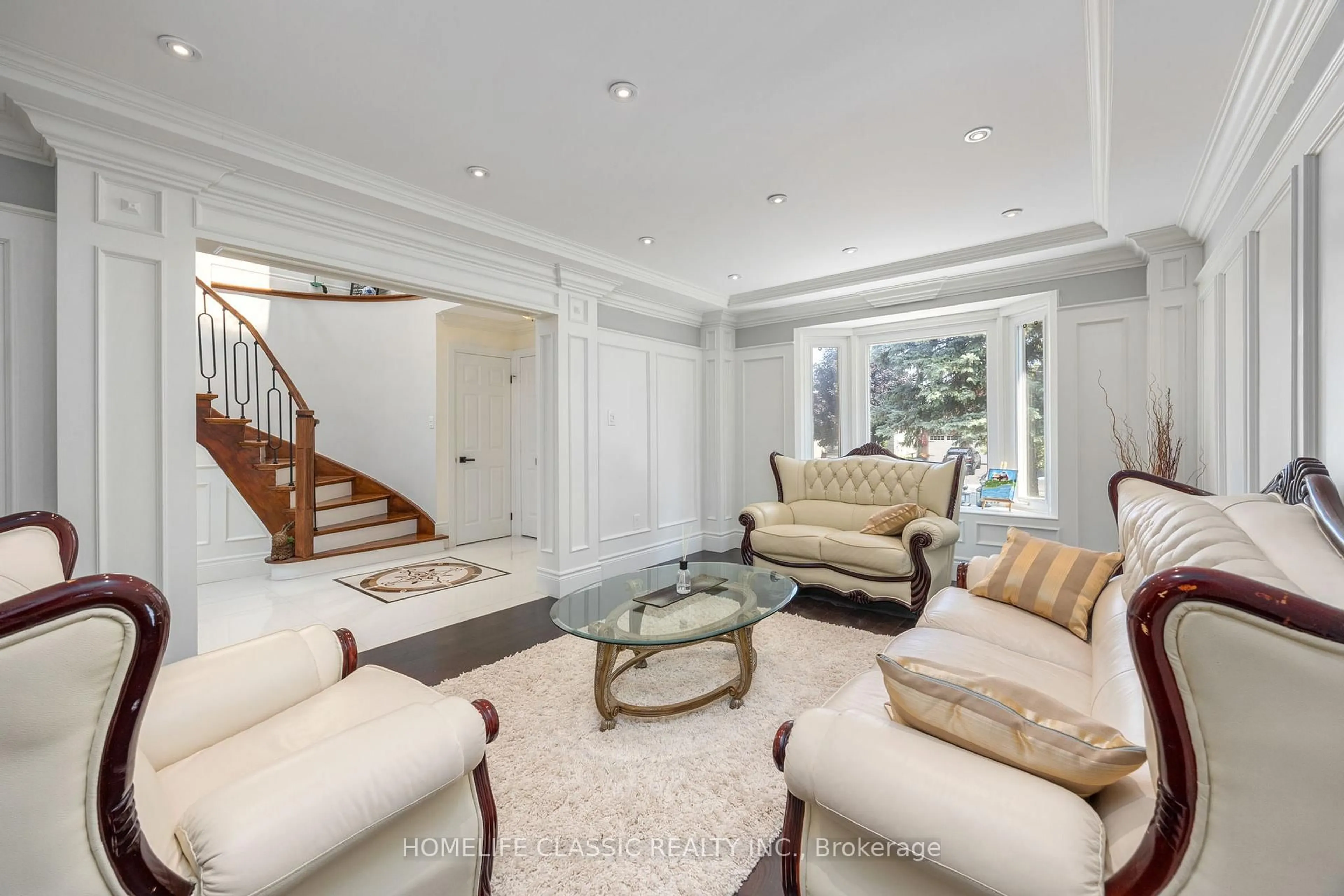 Living room with furniture, unknown for 550 Dahlia Cres, Pickering Ontario L1W 3G5
