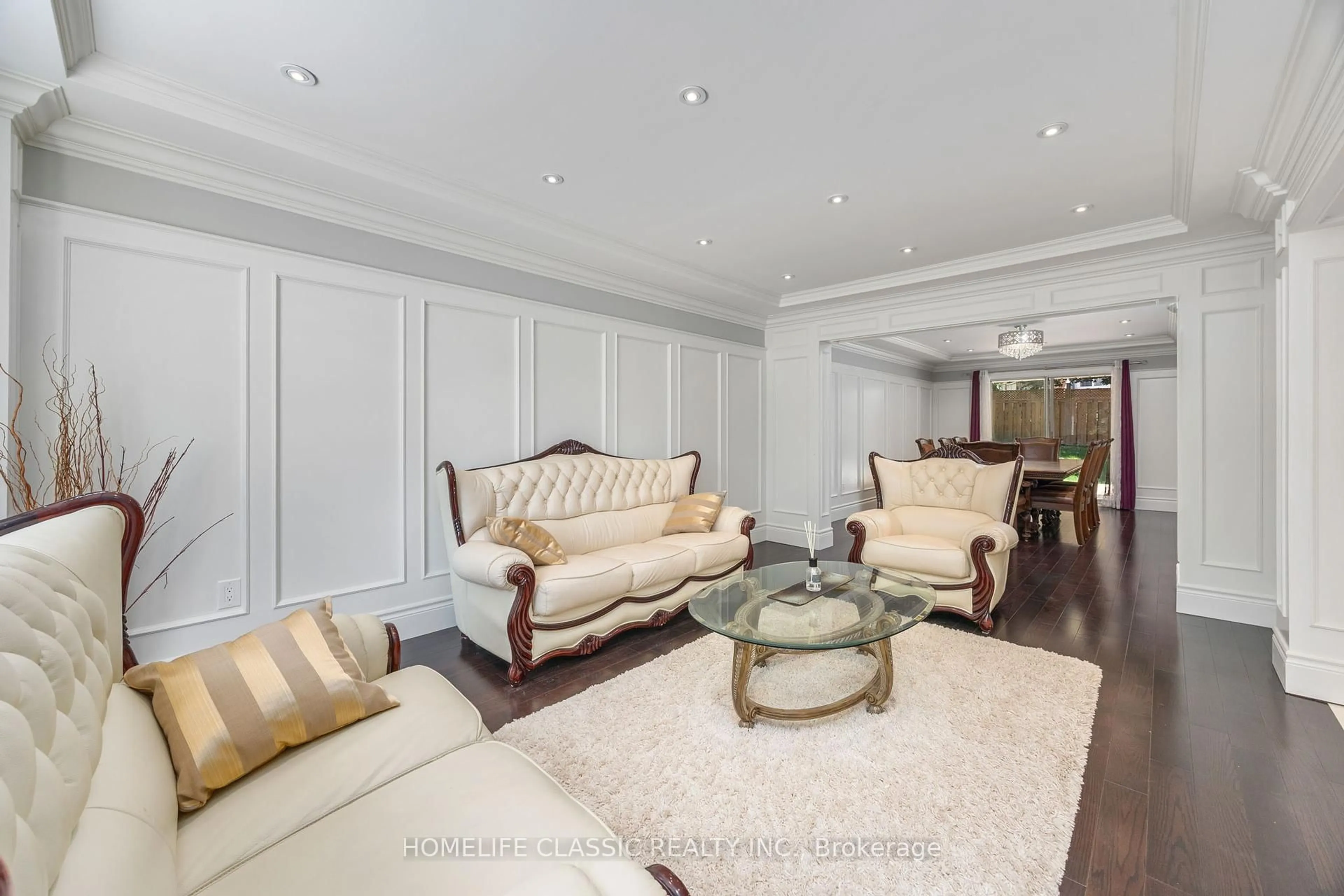 Living room with furniture, unknown for 550 Dahlia Cres, Pickering Ontario L1W 3G5