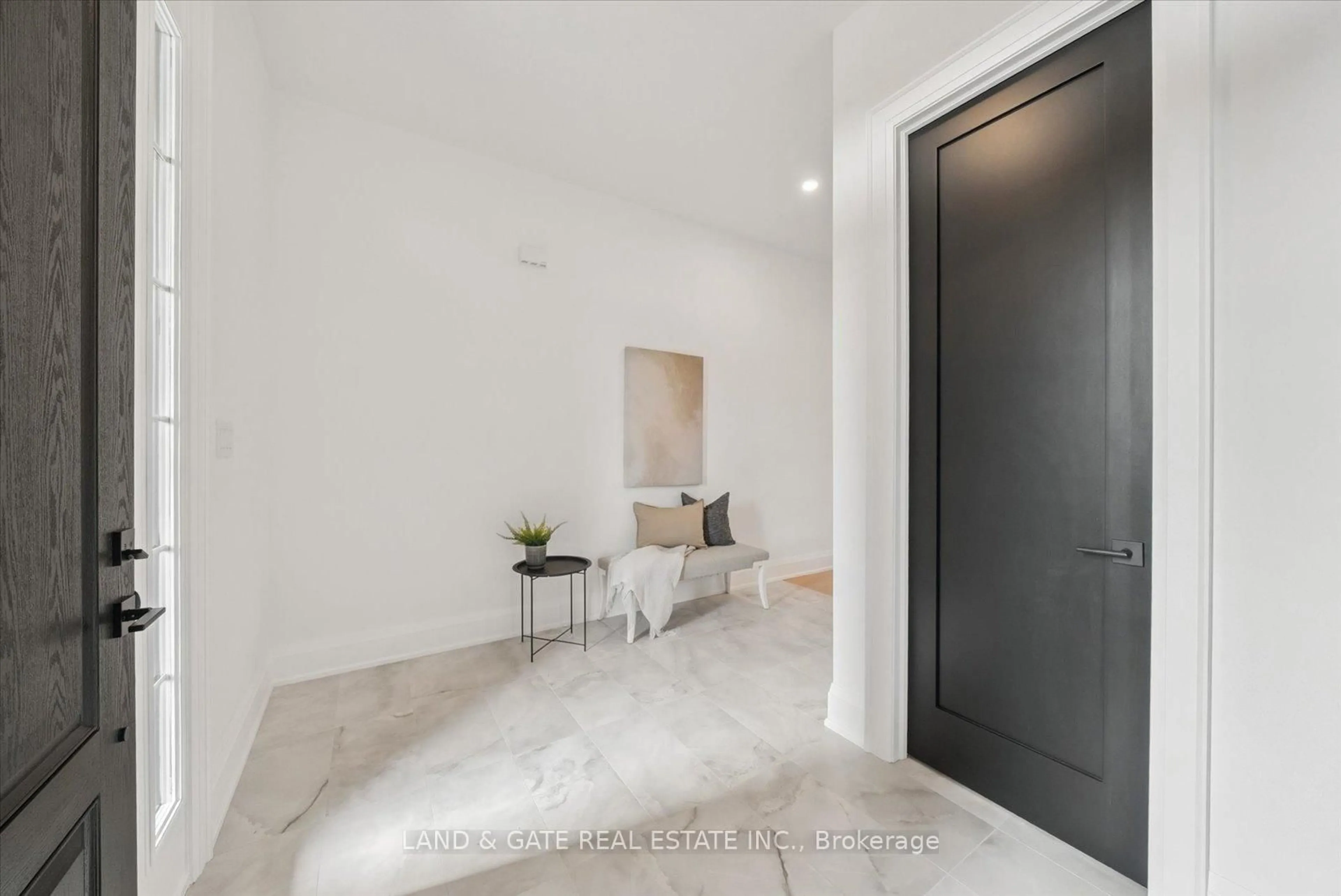 Indoor entryway for 3331 Trulls Rd, Clarington Ontario L1E 2L2