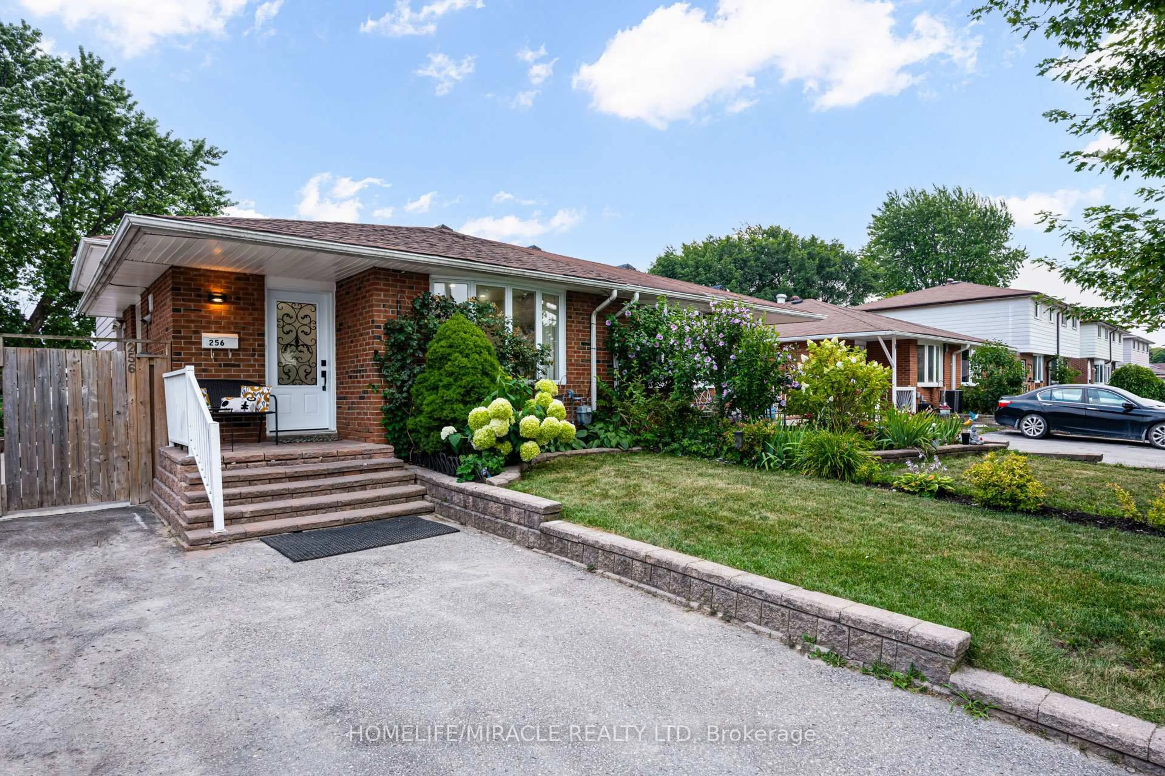Home with brick exterior material, street for 256 Kinmount Cres, Oshawa Ontario L1J 3T7