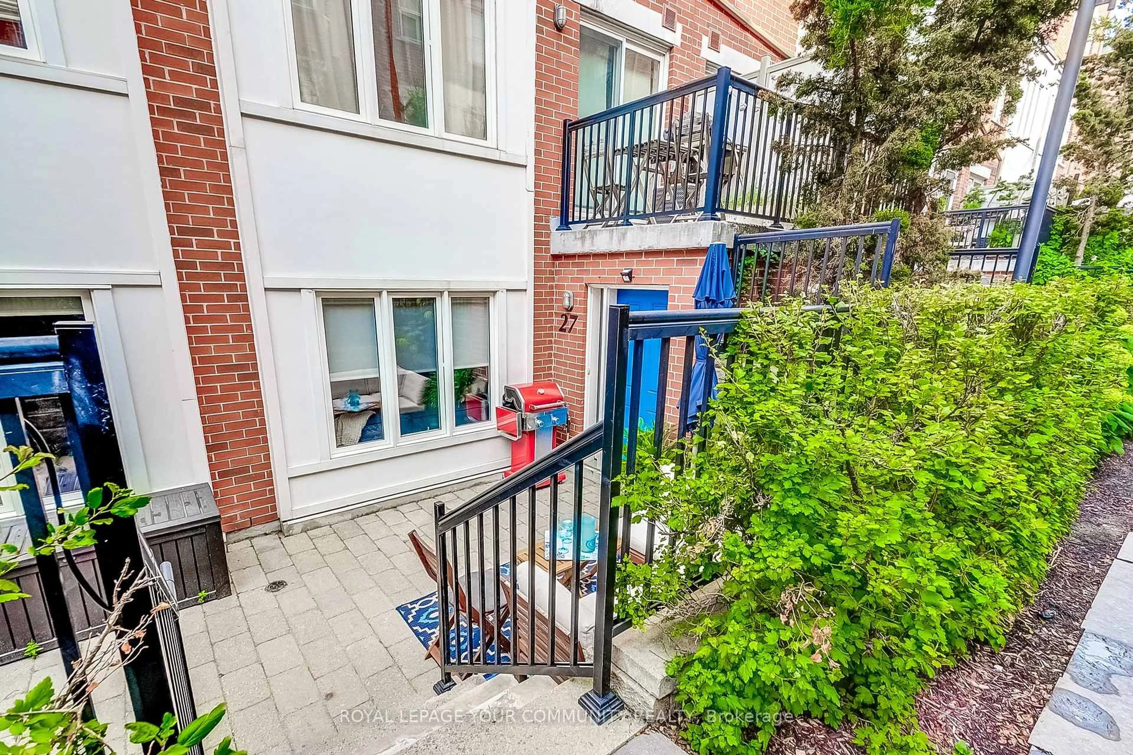 Unknown for 27 Florence Wyle Lane, Toronto Ontario M4M 3E9