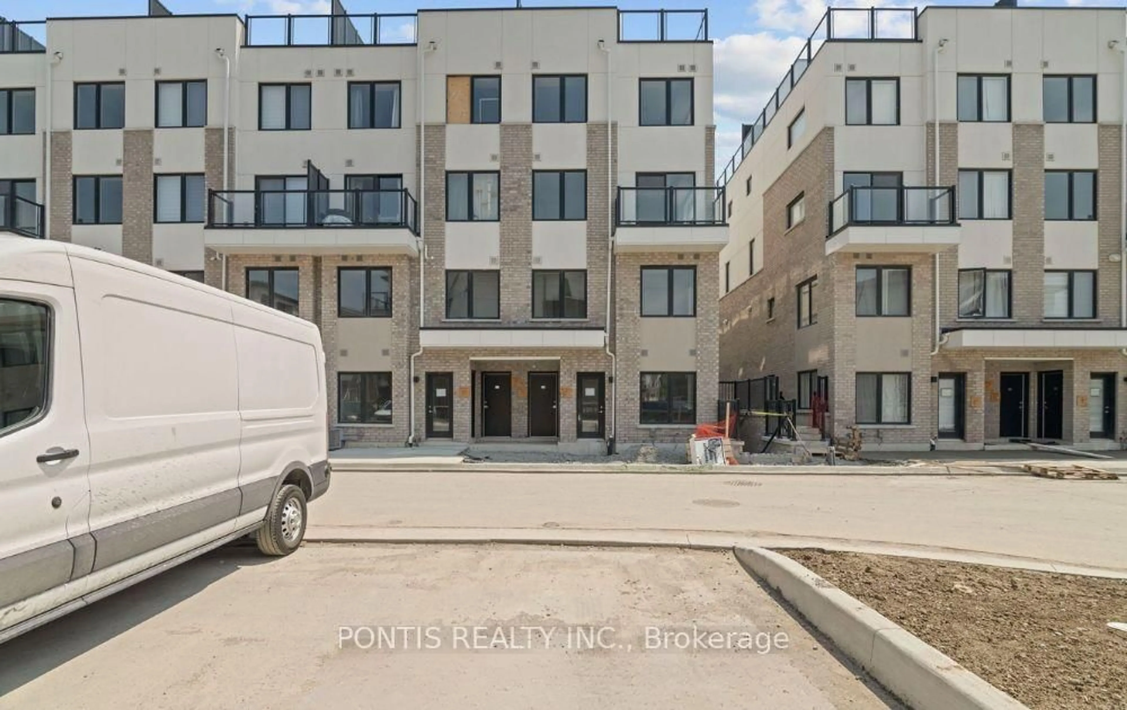 Unknown for 1695 Dersan St #120, Pickering Ontario L1V 2P8