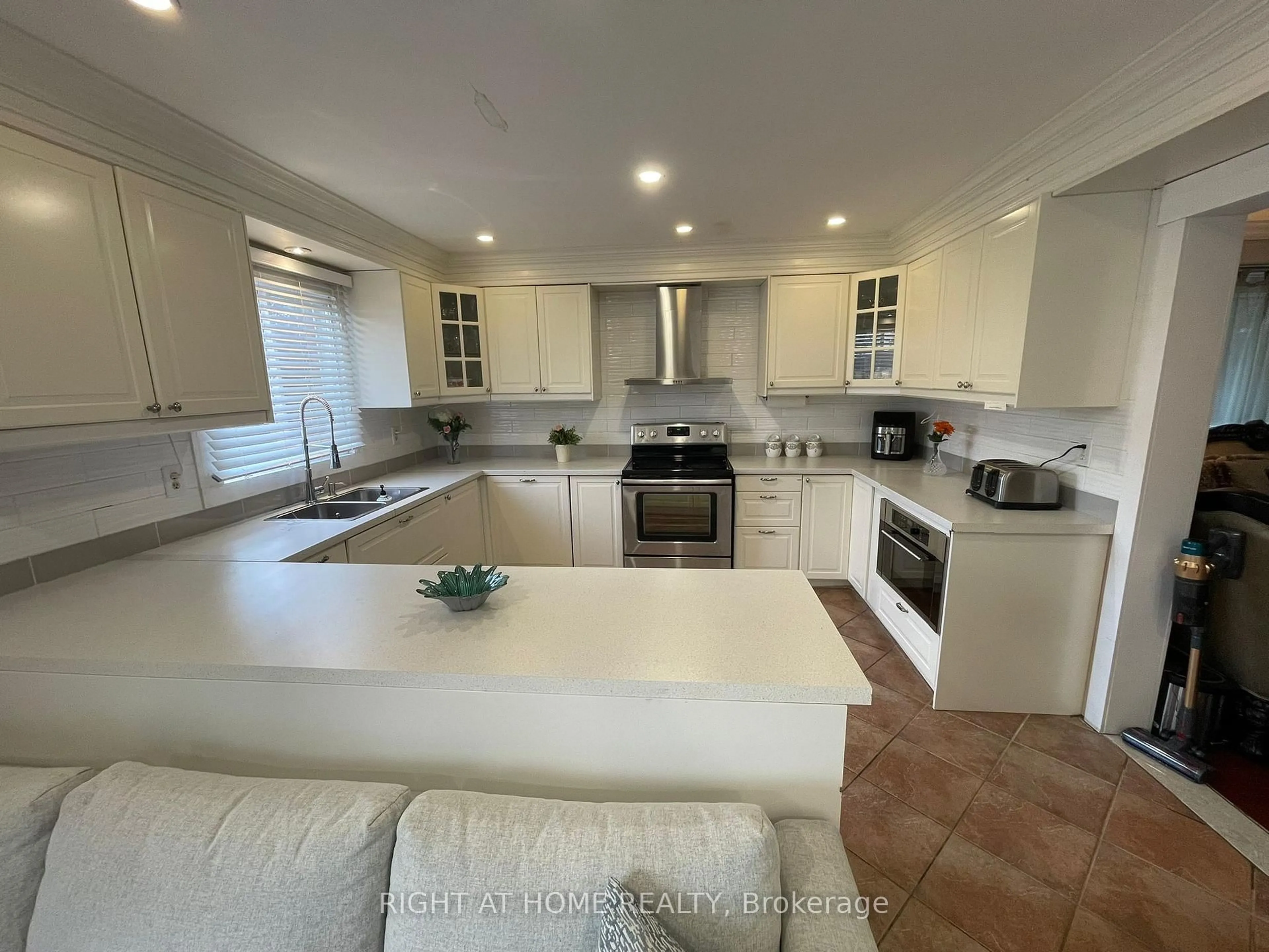 Open concept kitchen, ceramic/tile floor for 1627 Middleton St, Pickering Ontario L1X 2L5