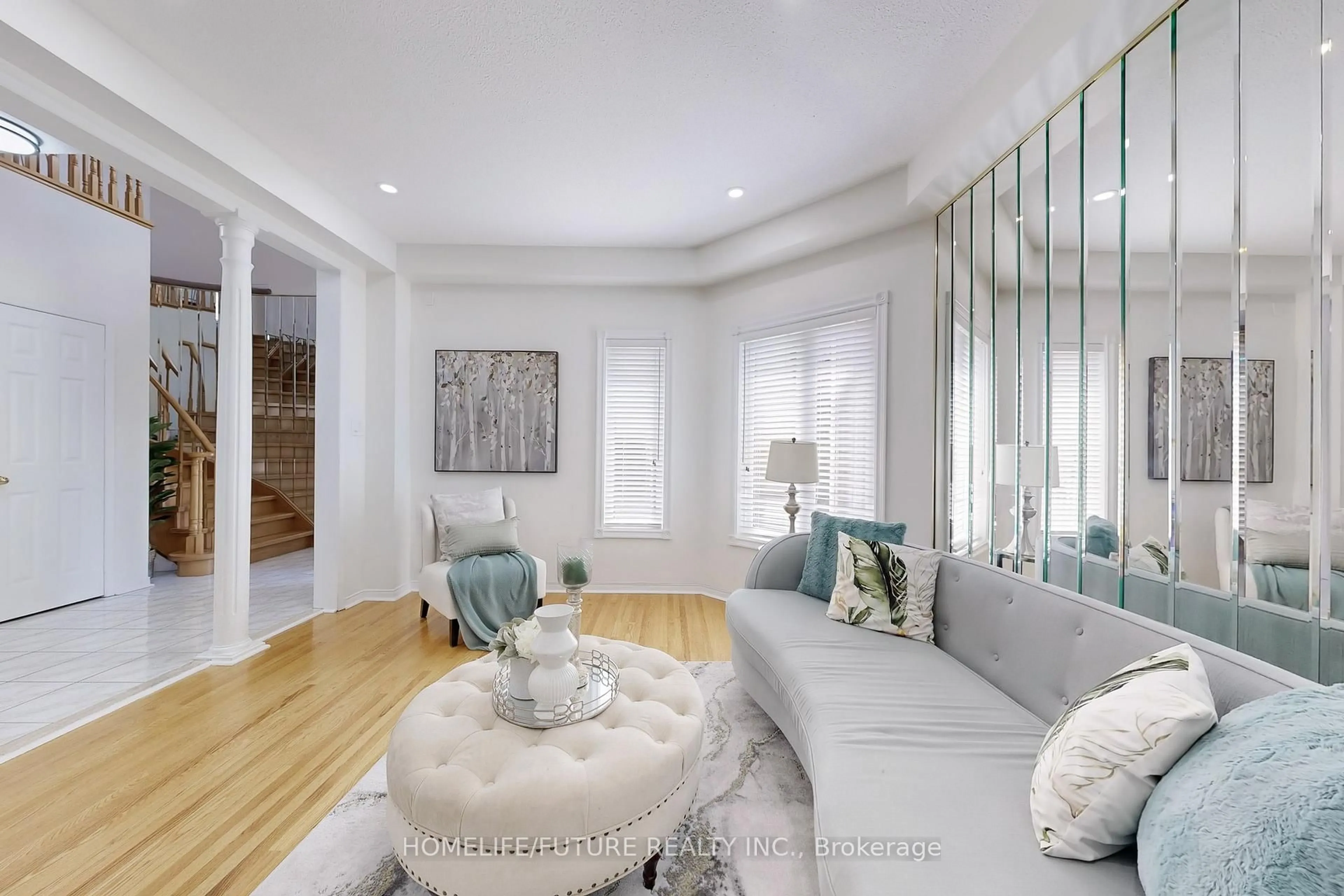 Living room with furniture, unknown for 1595 Deerhurst Crt, Pickering Ontario L1V 6Y7