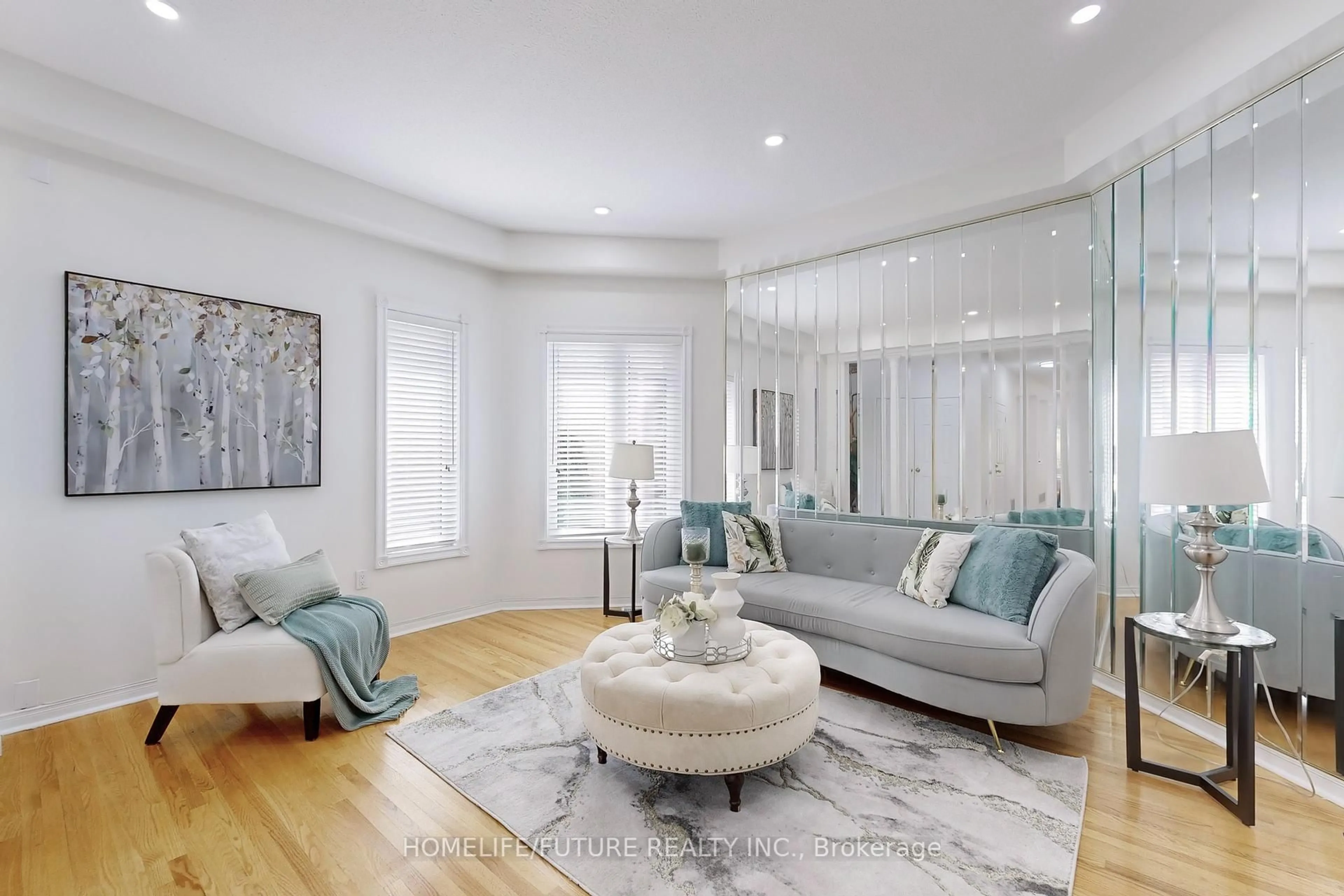 Living room with furniture, unknown for 1595 Deerhurst Crt, Pickering Ontario L1V 6Y7