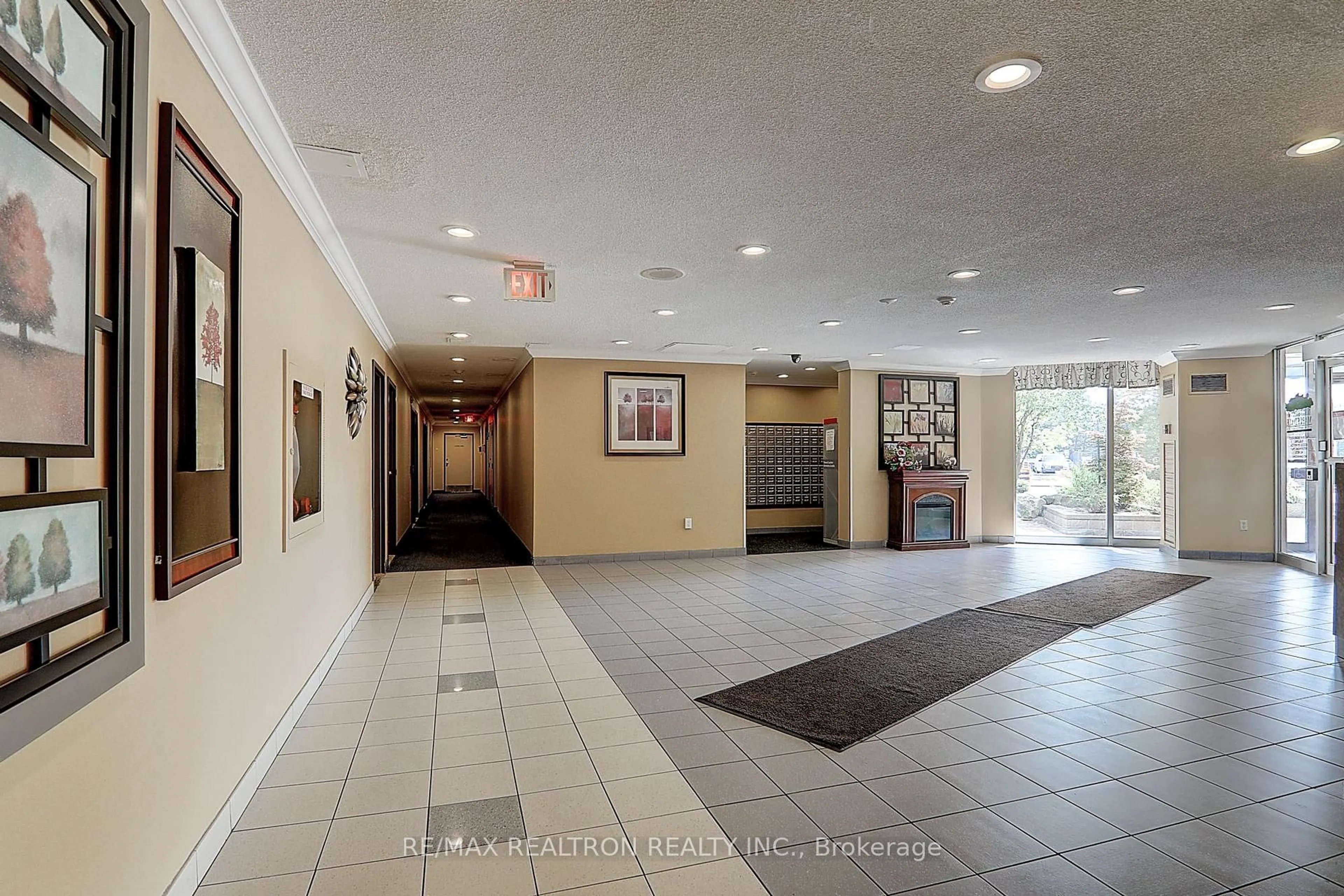 Indoor foyer for 3050 Ellesmere Rd #1216, Toronto Ontario M1E 5E6