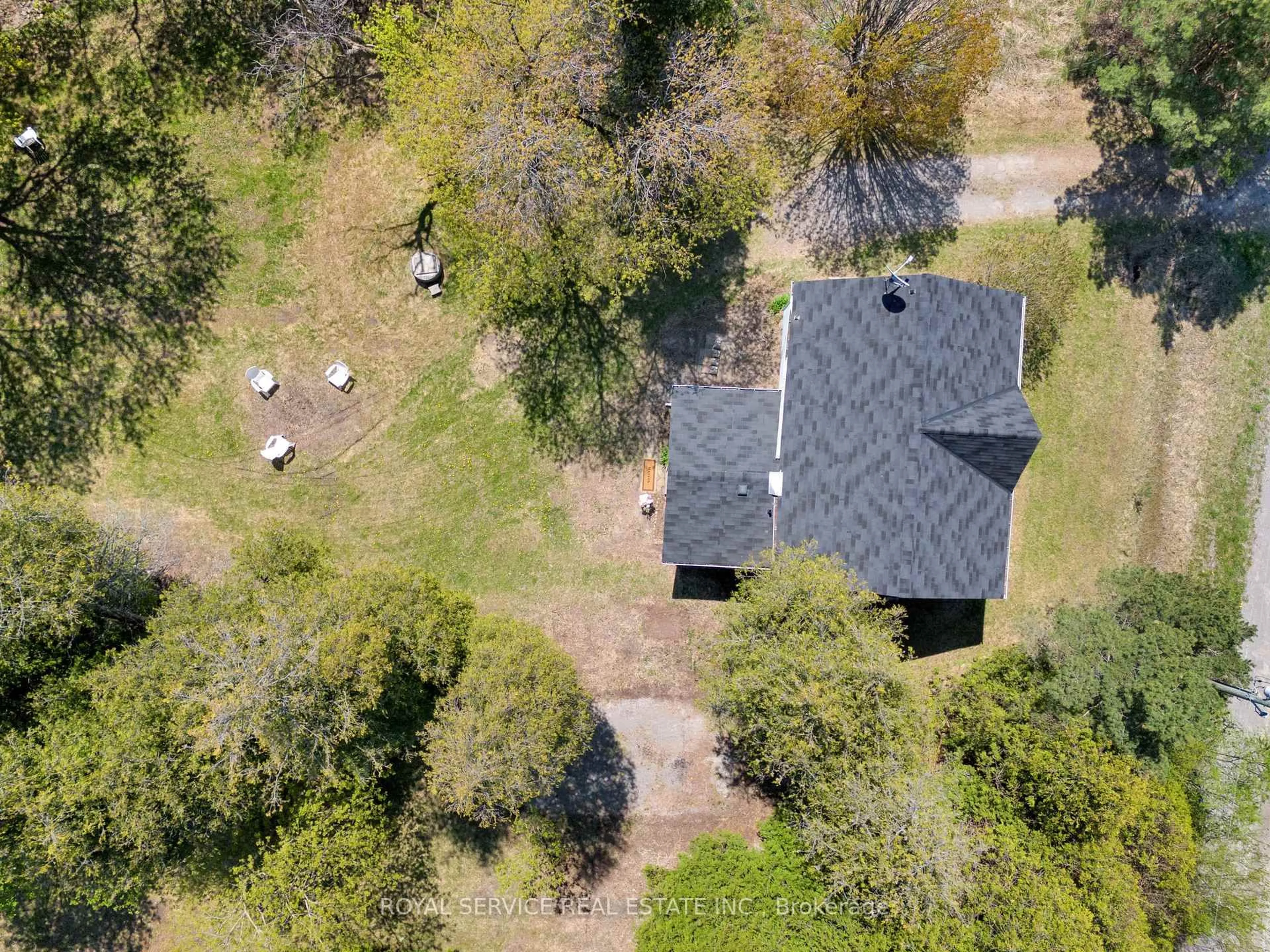 A pic from outside/outdoor area/front of a property/back of a property/a pic from drone, unknown for 1287 Morgans Rd, Clarington Ontario L1B 1L9