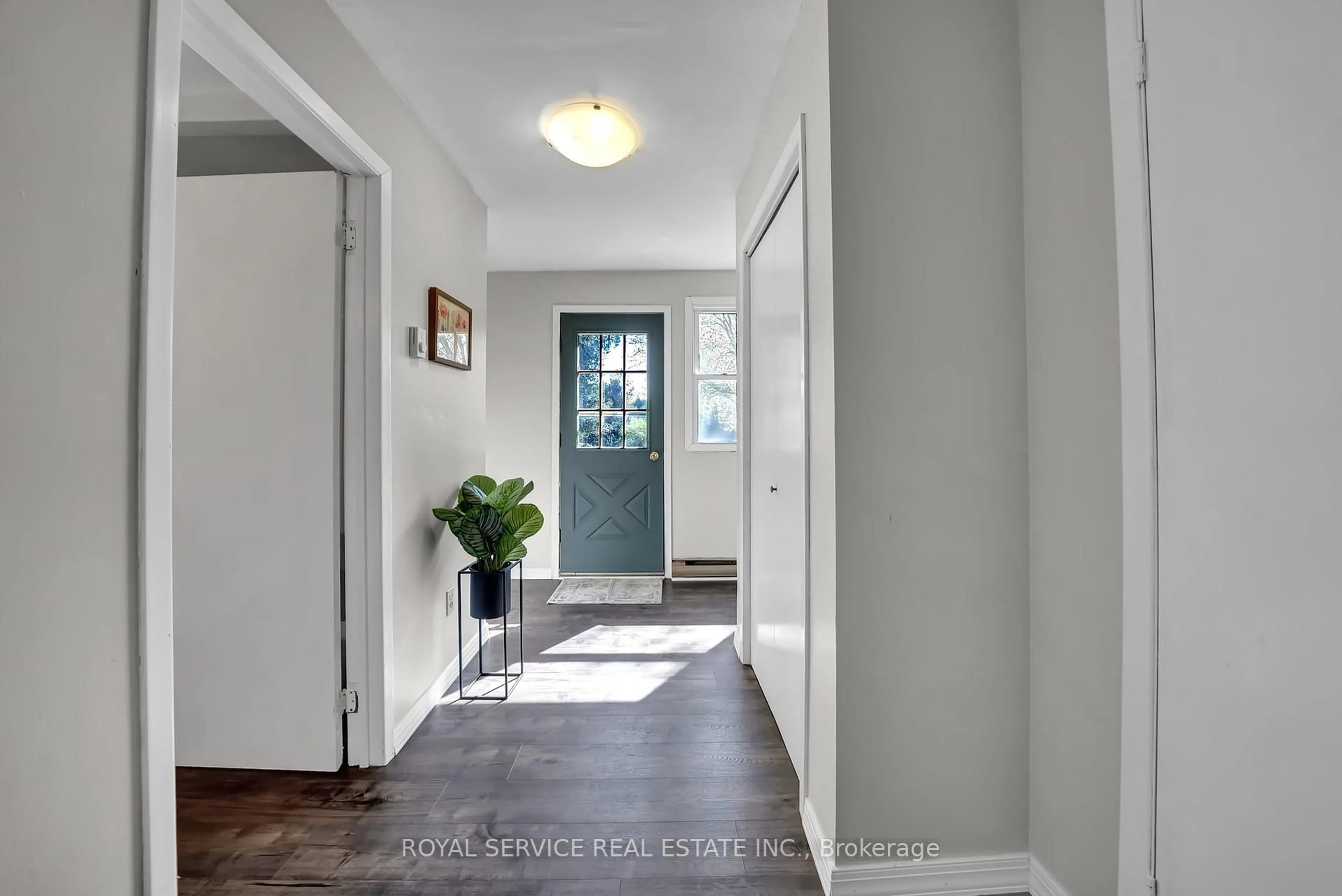 Indoor entryway for 1287 Morgans Rd, Clarington Ontario L1B 1L9