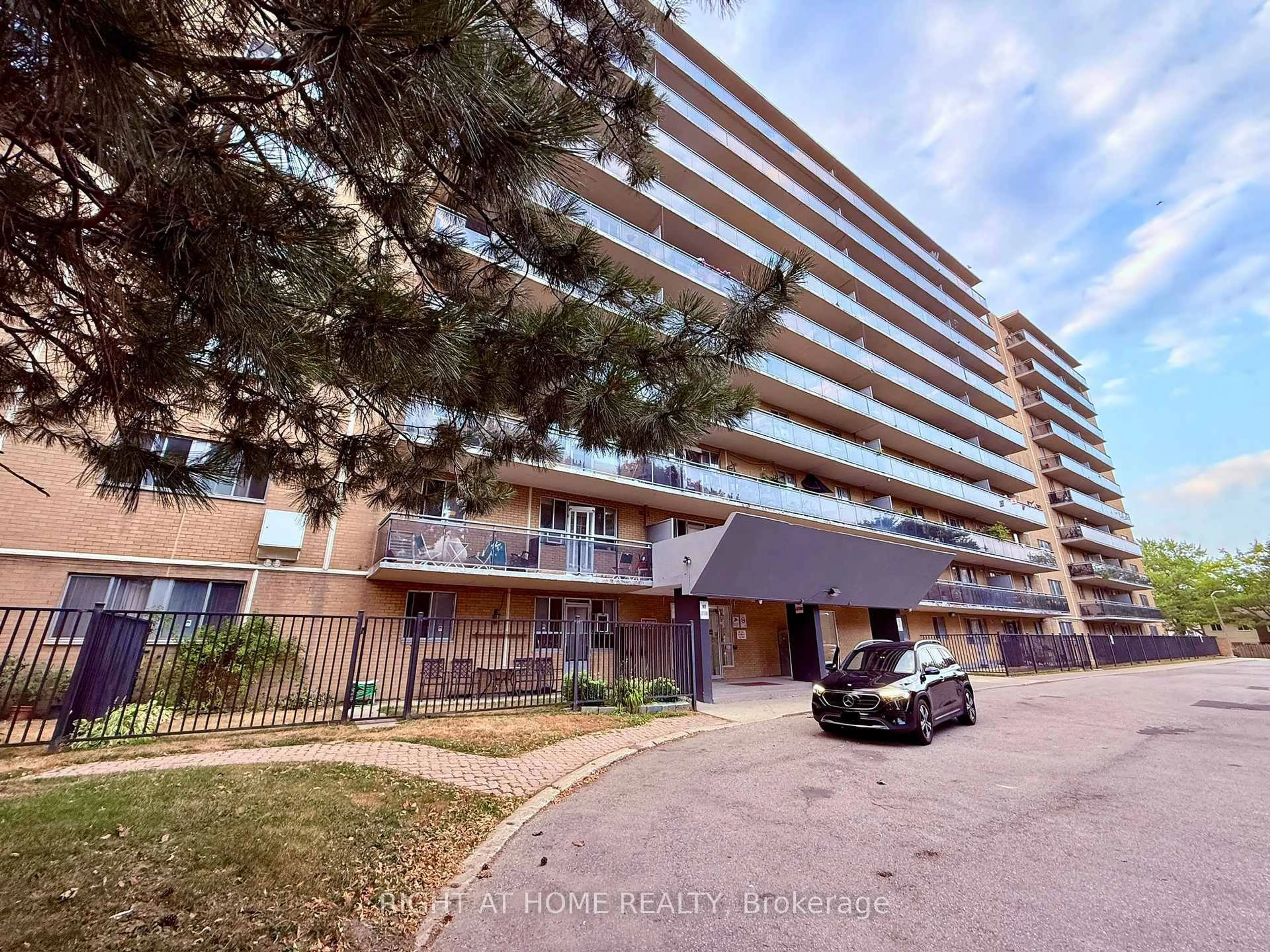 A pic from outside/outdoor area/front of a property/back of a property/a pic from drone, street for 100 Dundalk Dr #216, Toronto Ontario M1P 4V2