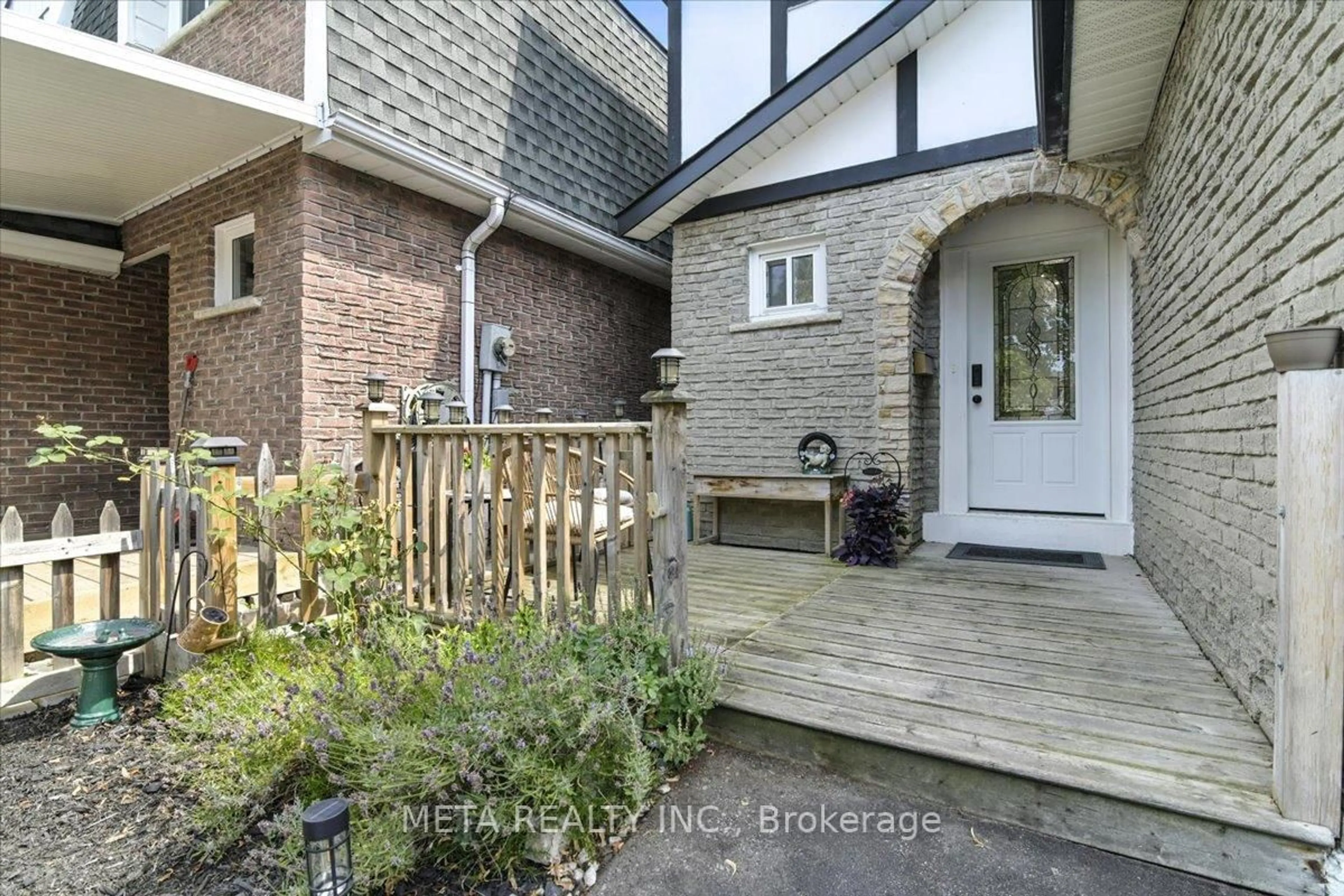 Unknown for 1567 Jaywin Circ, Pickering Ontario L1V 2W3