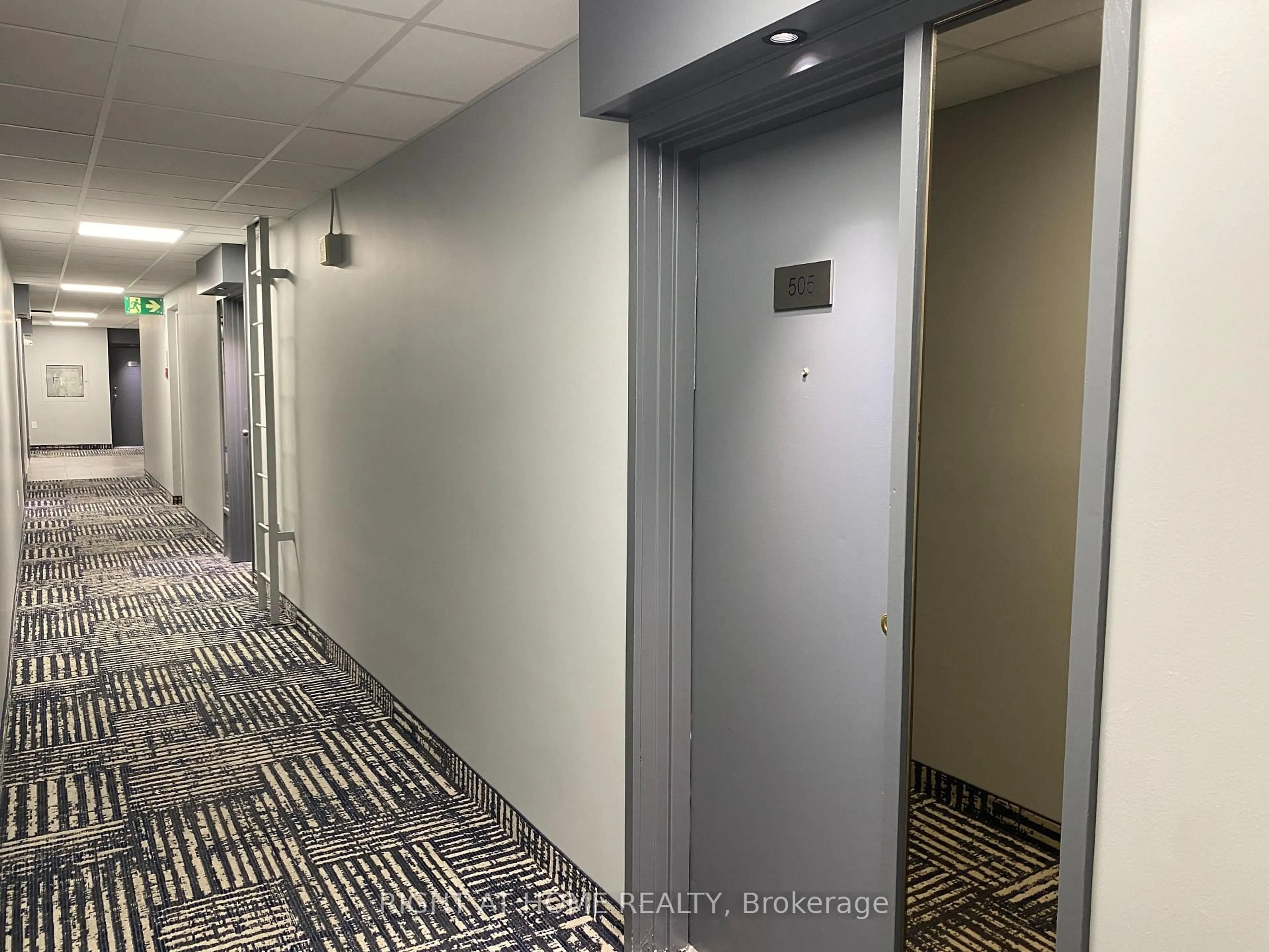 Indoor foyer for 4060 Lawrence Ave #505, Toronto Ontario M1E 4V4