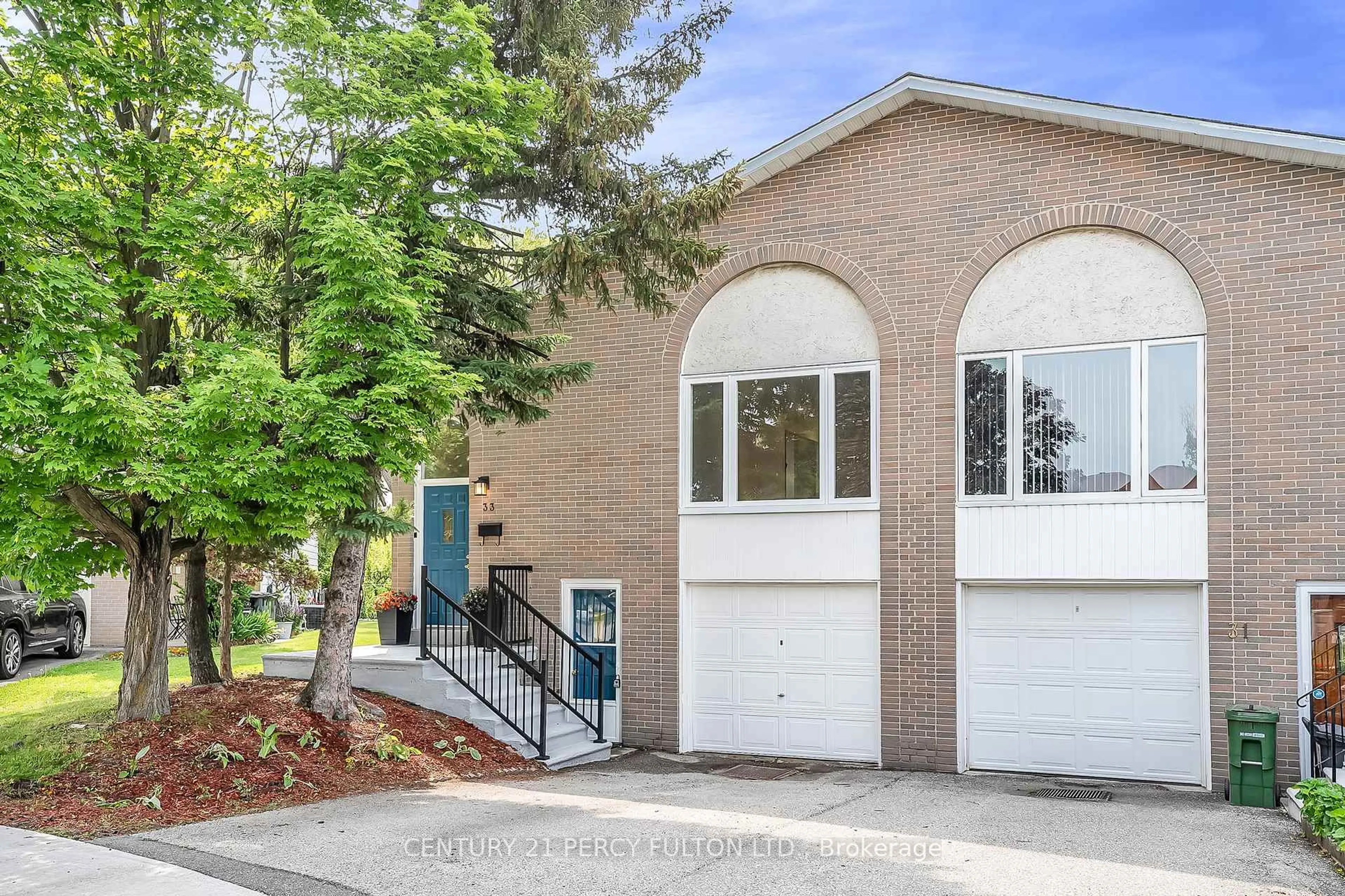 Home with brick exterior material, street for 33 Pettibone Sq, Toronto Ontario M1W 2J1