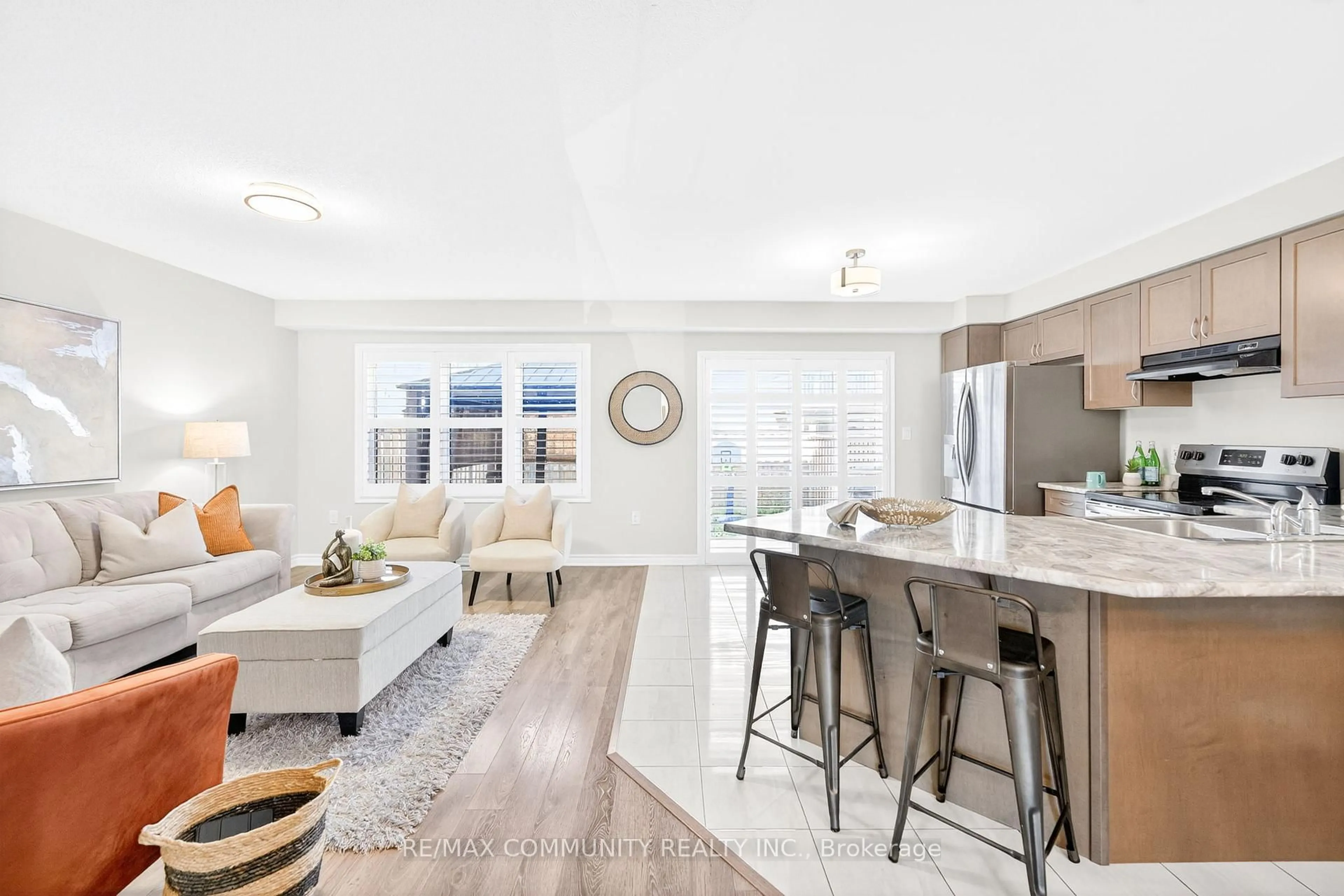 Open concept kitchen, unknown for 2434 Moonlight Cres, Pickering Ontario L1X 0E9