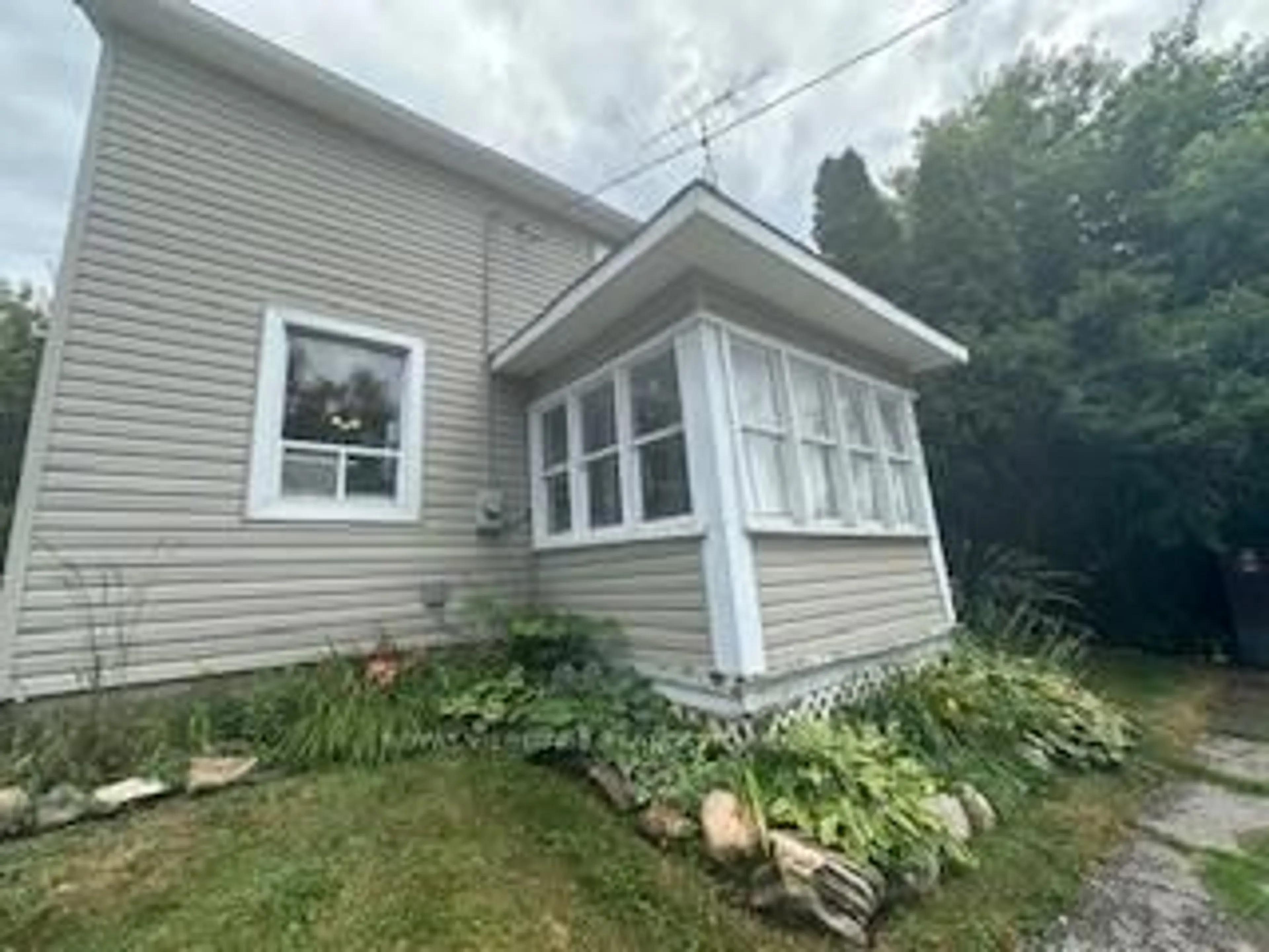 Unknown for 2017 Newtonville Rd, Clarington Ontario L0A 1J0