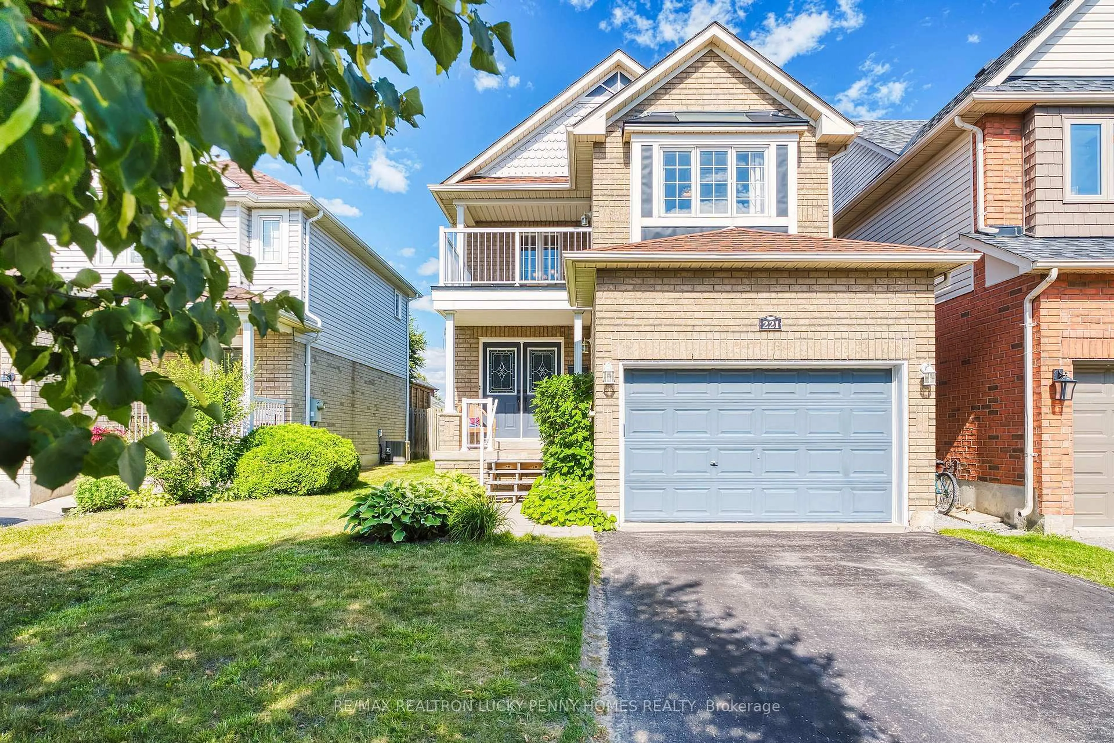 Home with vinyl exterior material, street for 221 Madden Pl, Clarington Ontario L1C 5H4