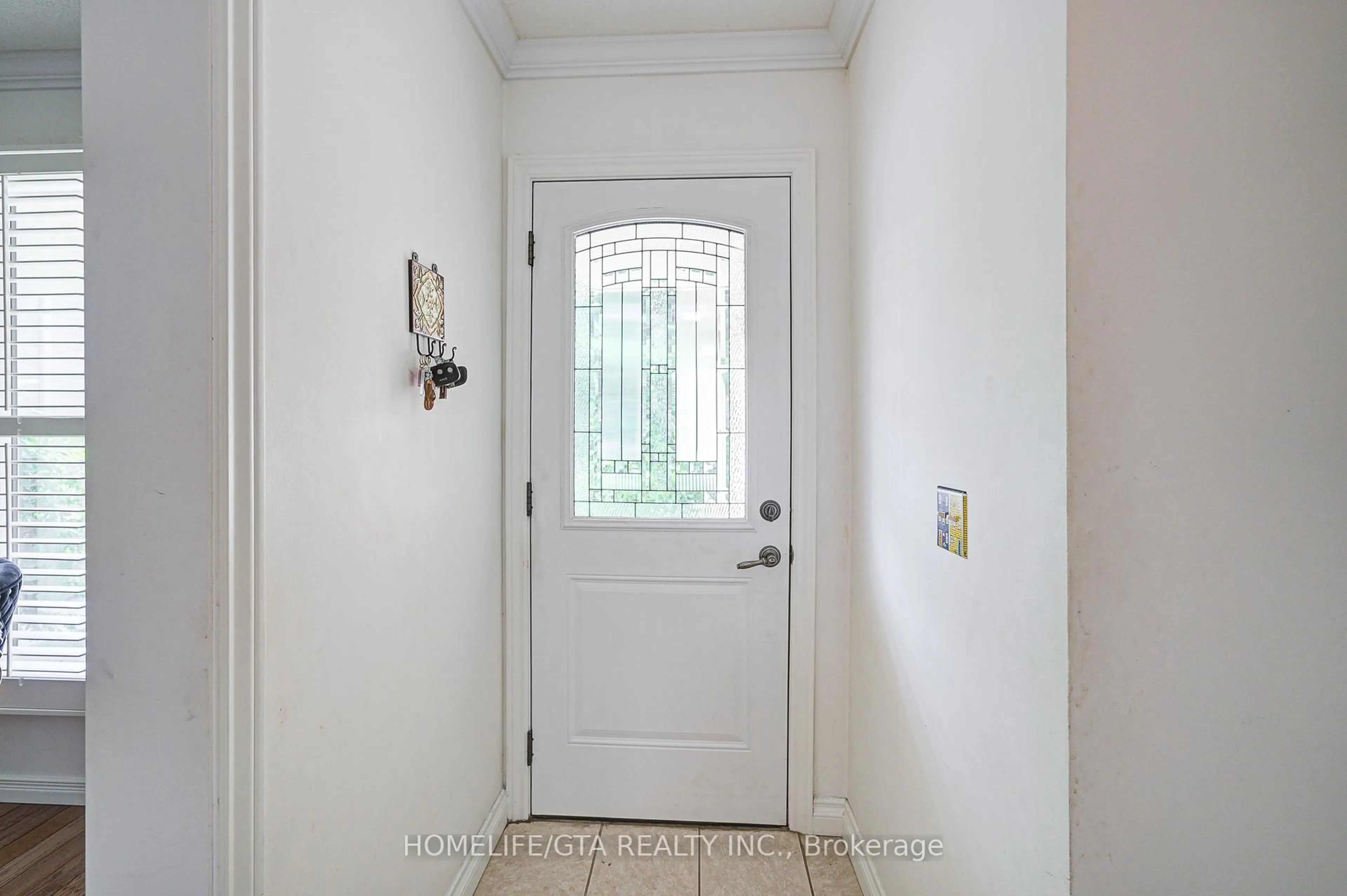 Indoor entryway for 58 Milldock Dr, Toronto Ontario M1C 4R3