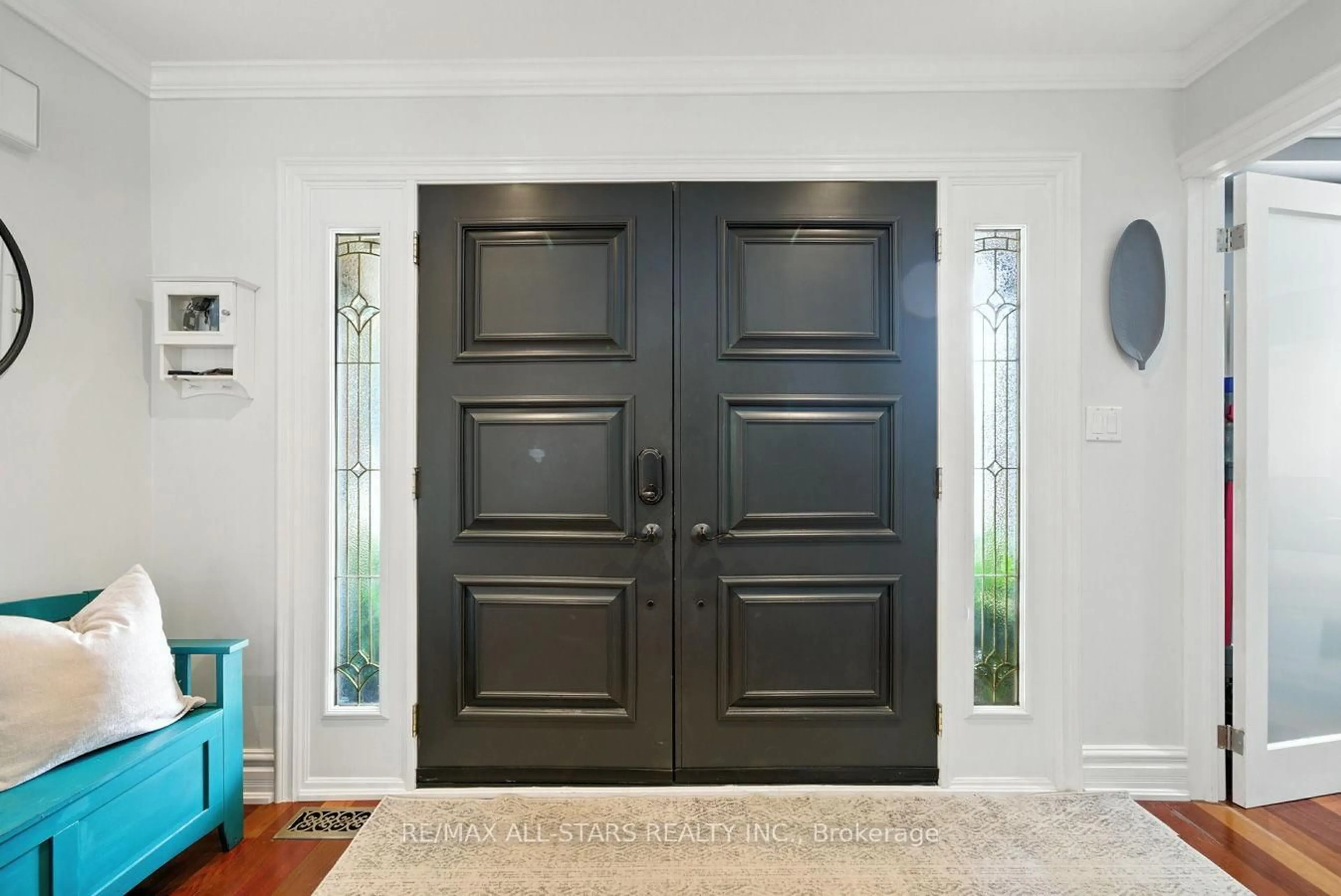Indoor entryway for 47 Carlan Dr, Scugog Ontario L9L 1P2