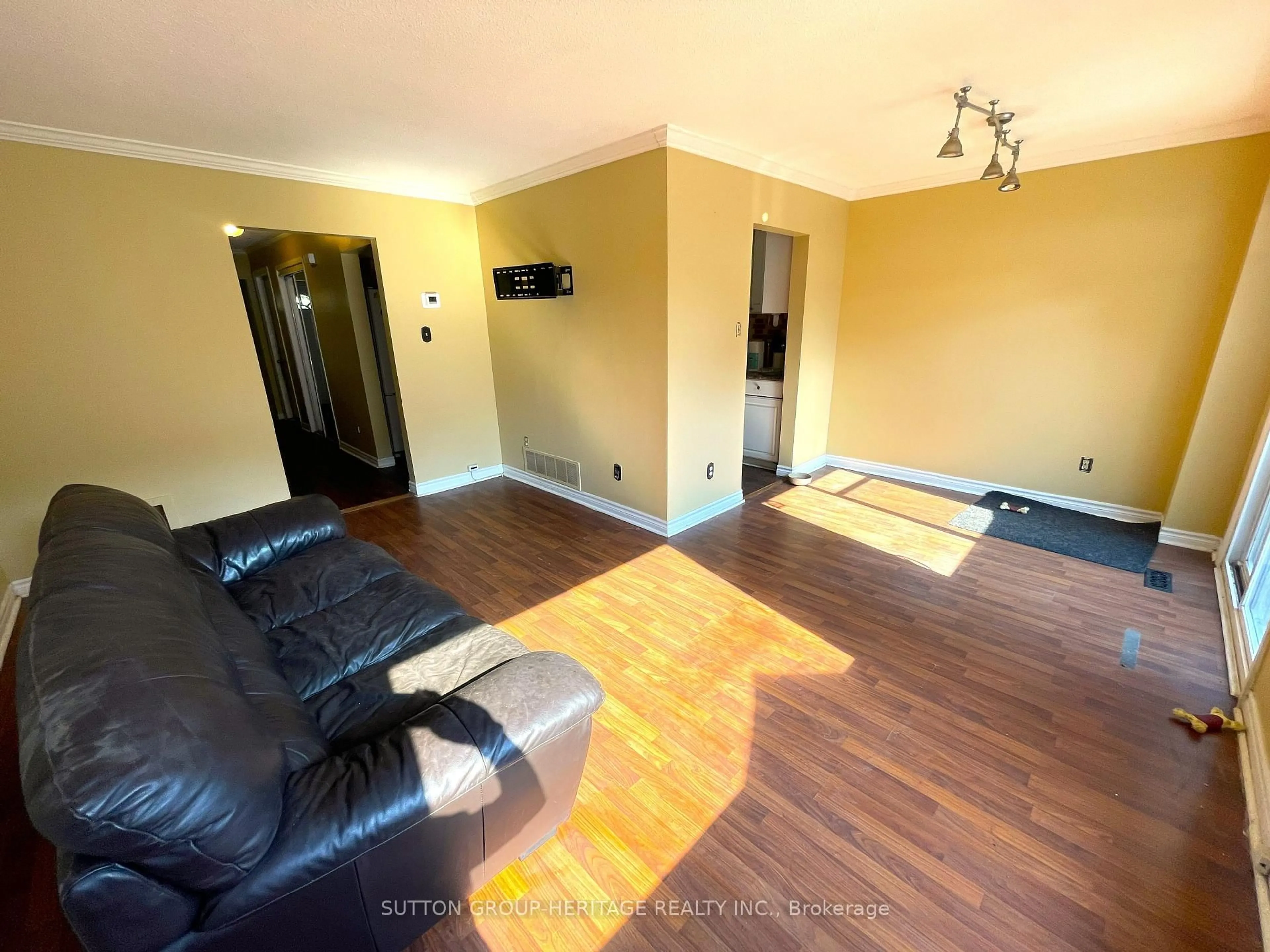 A pic of a room for 9 Michael Blvd #39, Whitby Ontario L1N 5P4