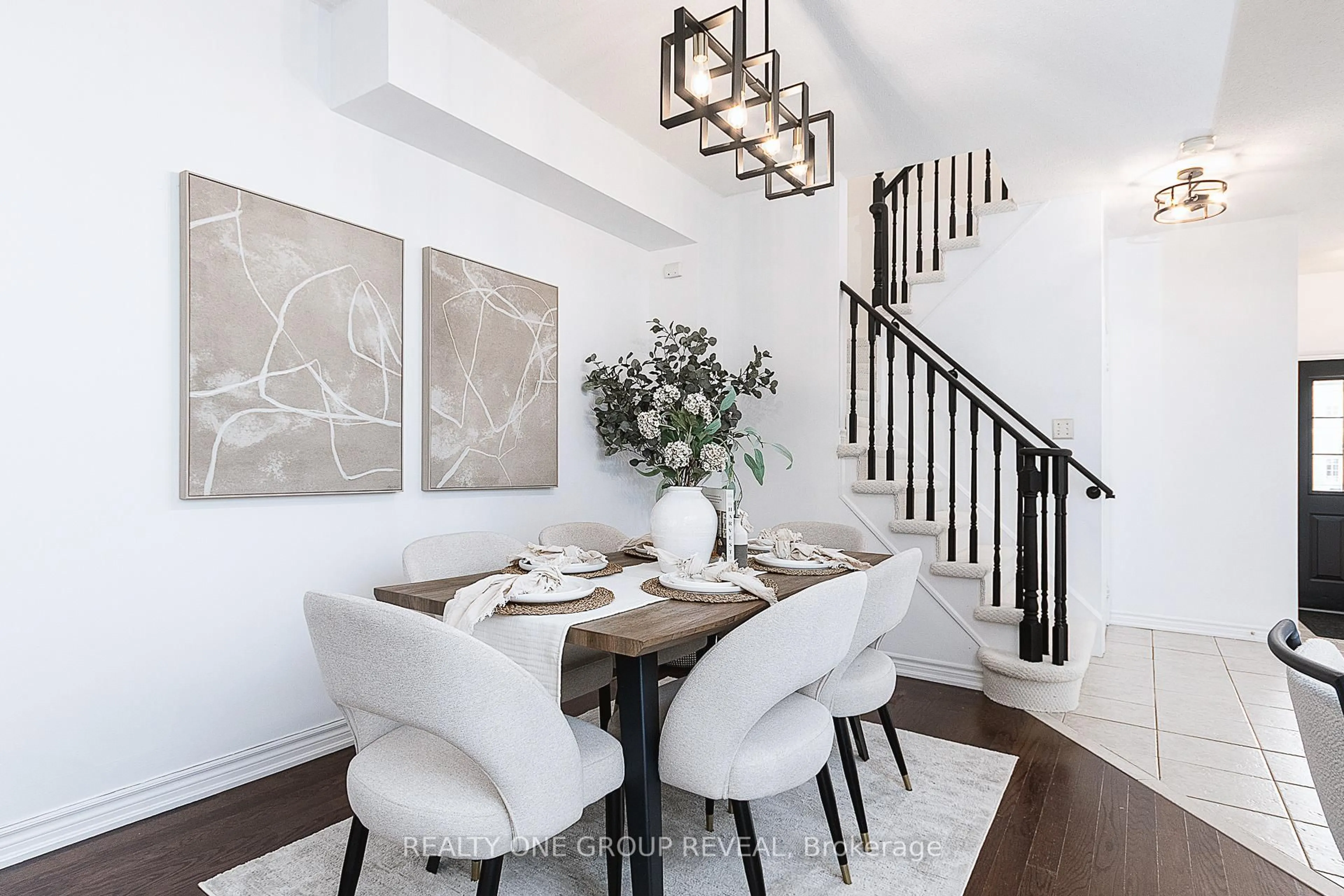 Dining room, unknown for 9 Taft Pl, Clarington Ontario L1C 5M6