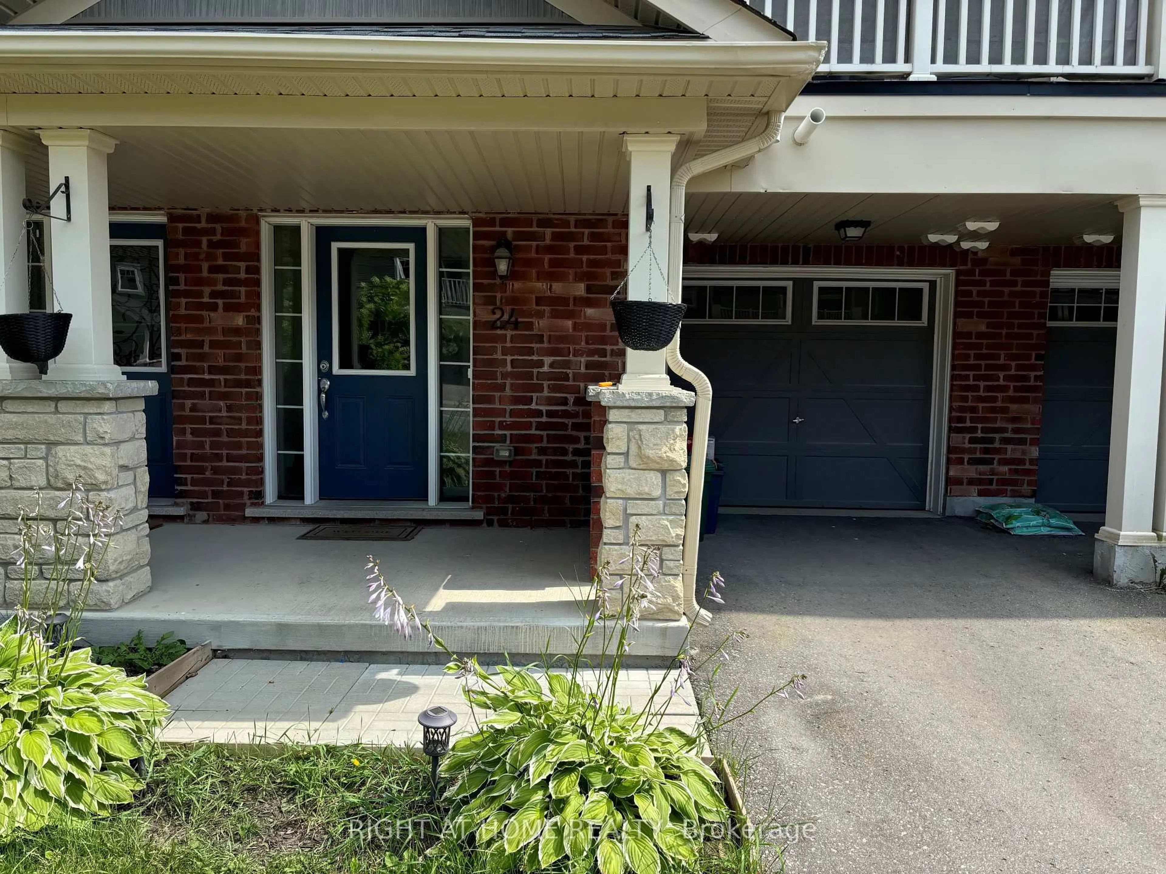 Unknown for 24 Nearco Cres, Oshawa Ontario L1L 0J4