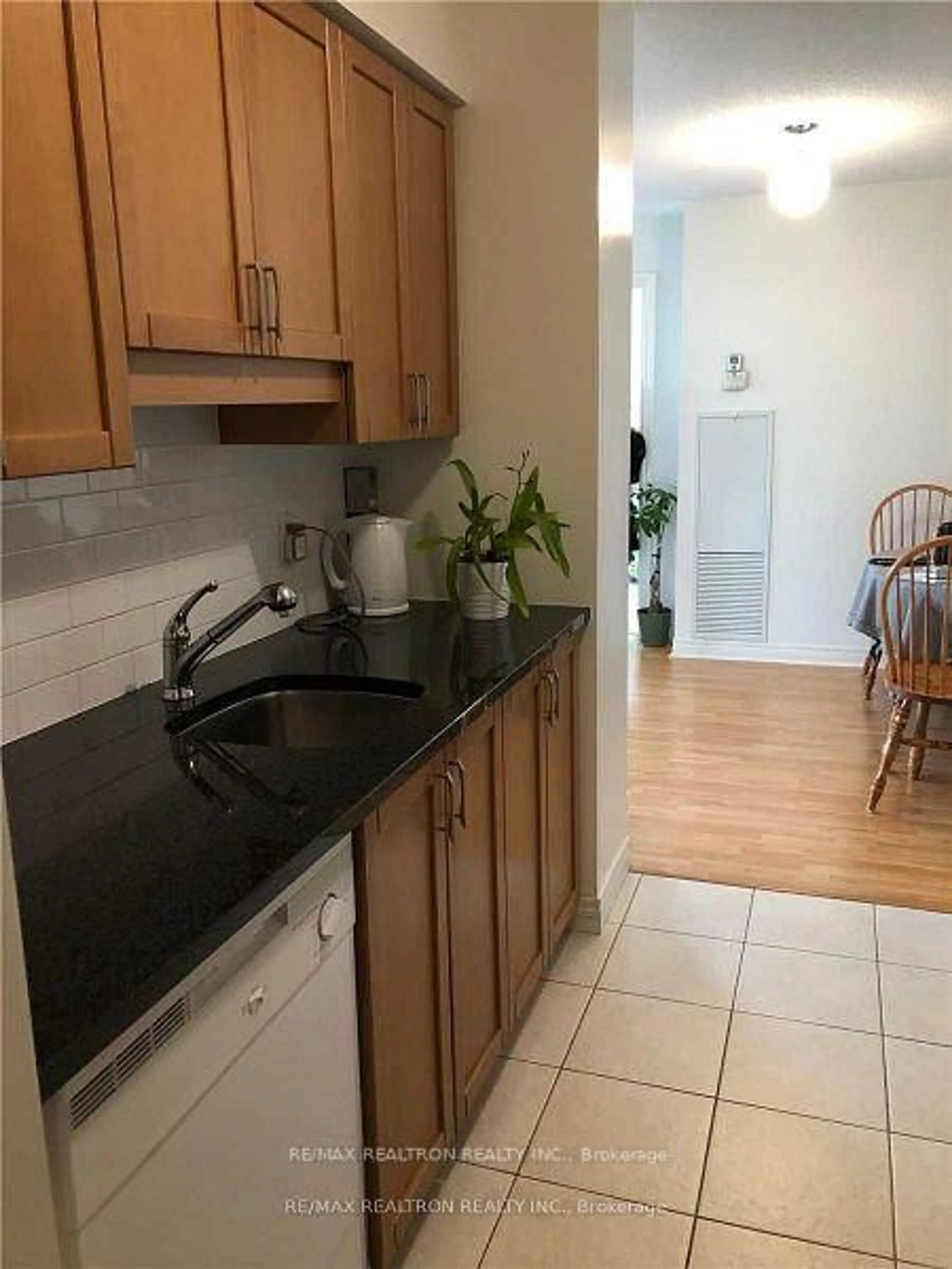 Standard kitchen, unknown for 60 Town Centre Crt #1602, Toronto Ontario M1P 0B1