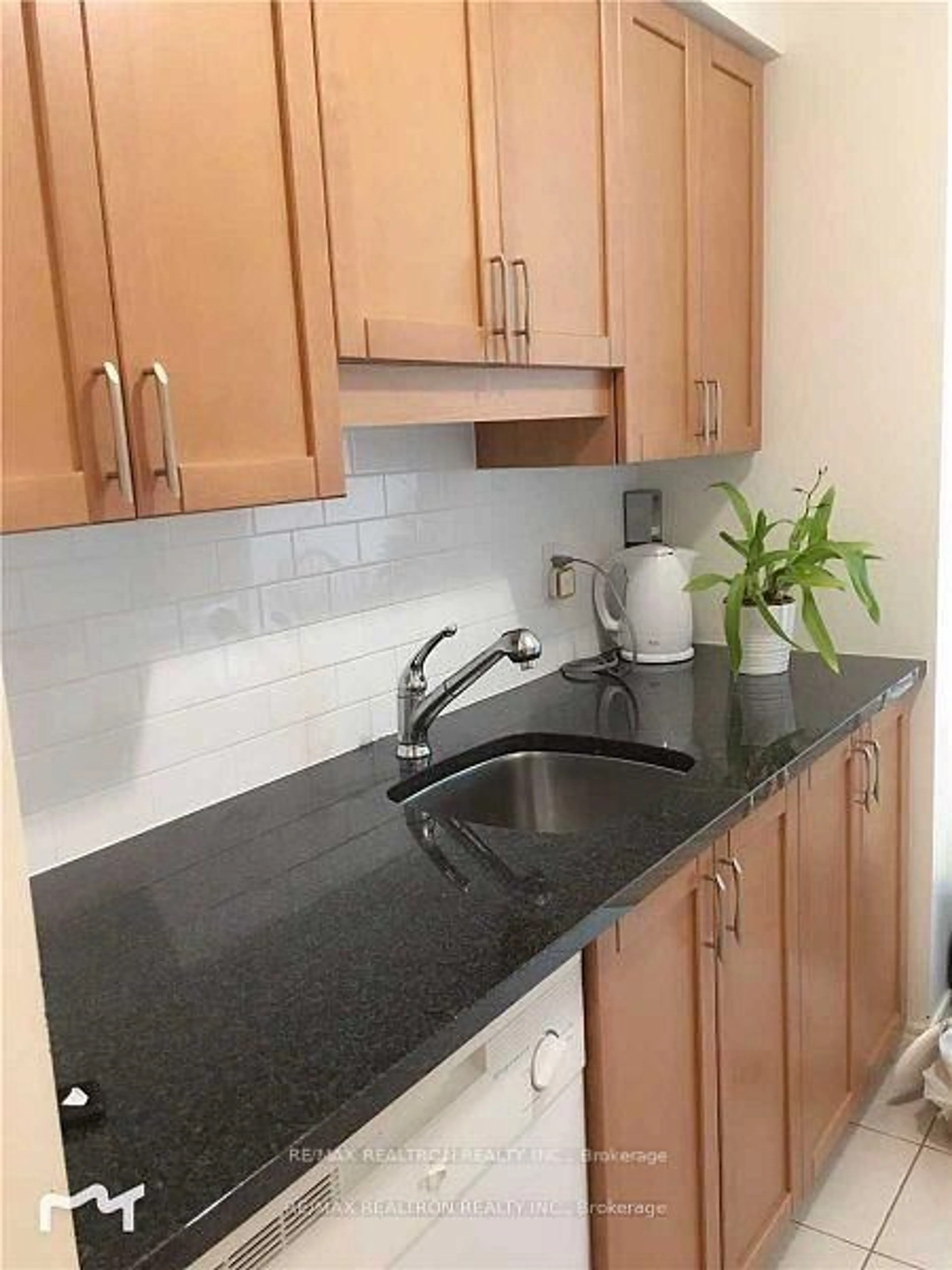 Standard kitchen, unknown for 60 Town Centre Crt #1602, Toronto Ontario M1P 0B1