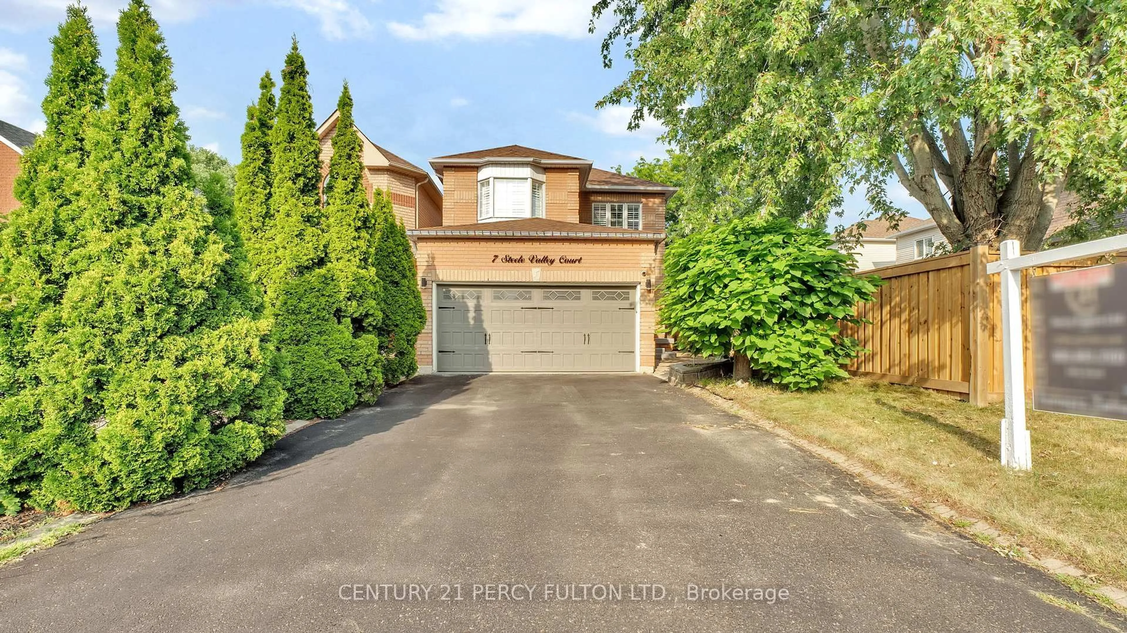 Unknown for 7 Steele Valley Crt, Whitby Ontario L1R 2M4