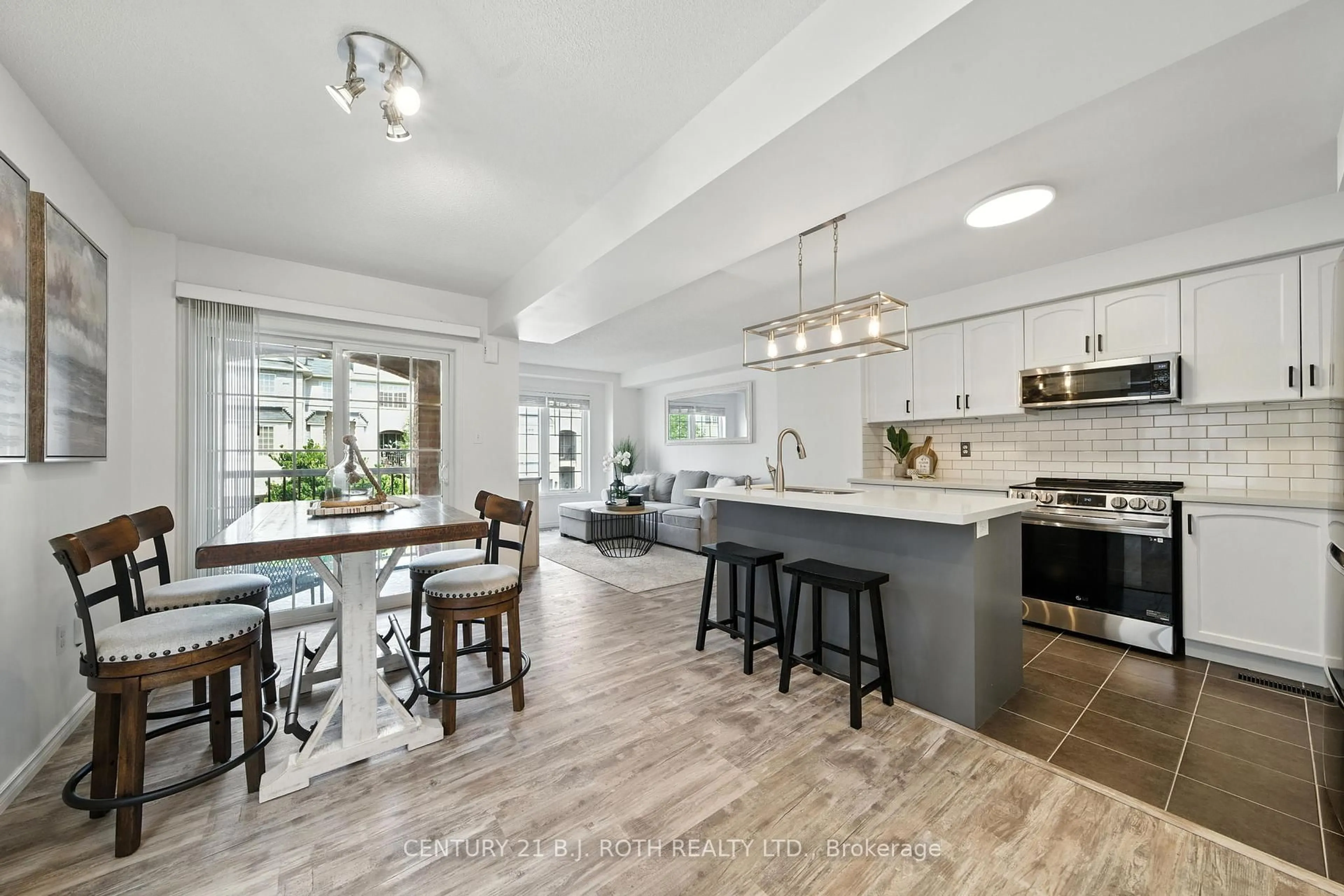 Open concept kitchen, ceramic/tile floor for 32 Linnell St, Ajax Ontario L1Z 0K8