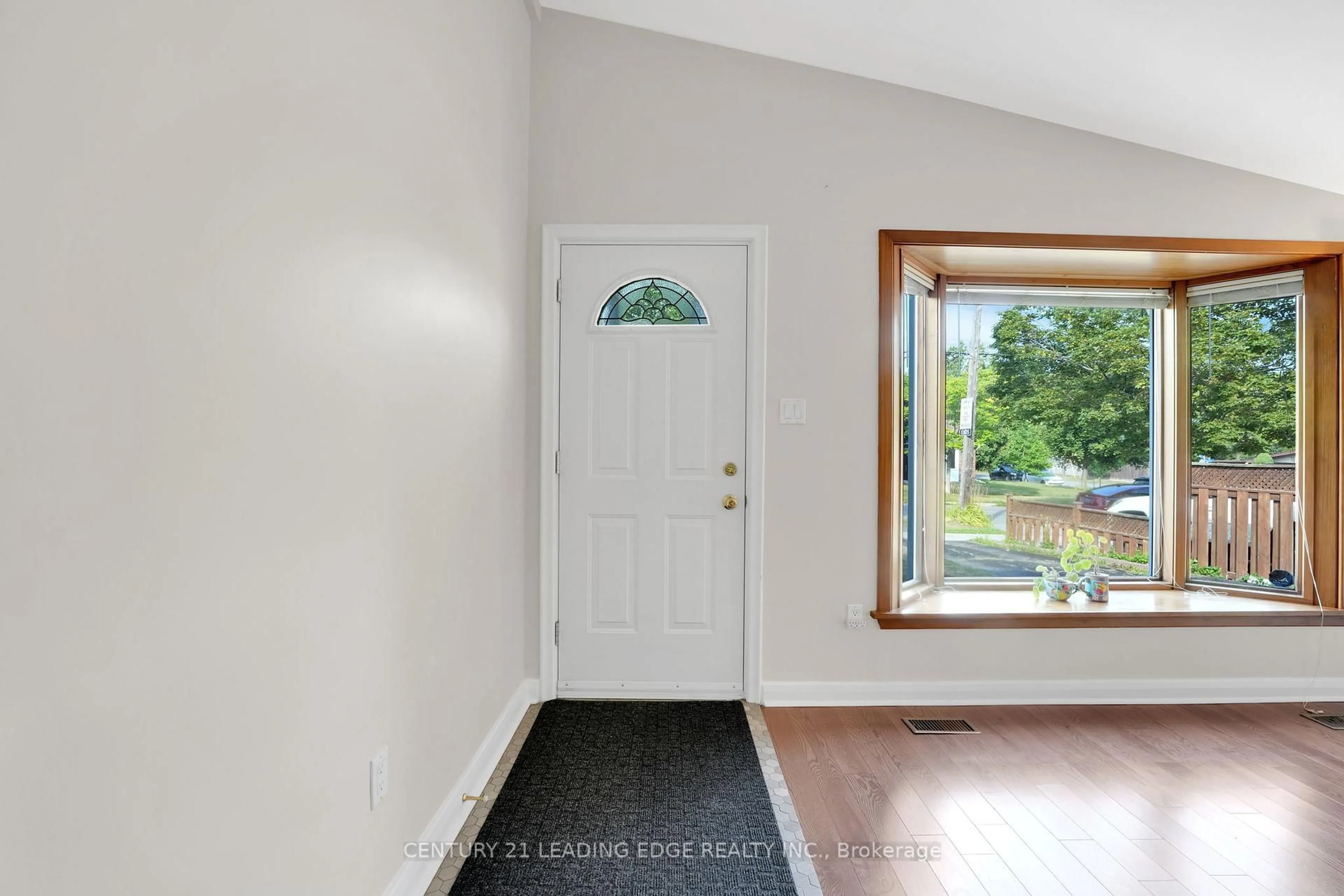 Indoor entryway for 36 Benshire Dr, Toronto Ontario M1H 1M3