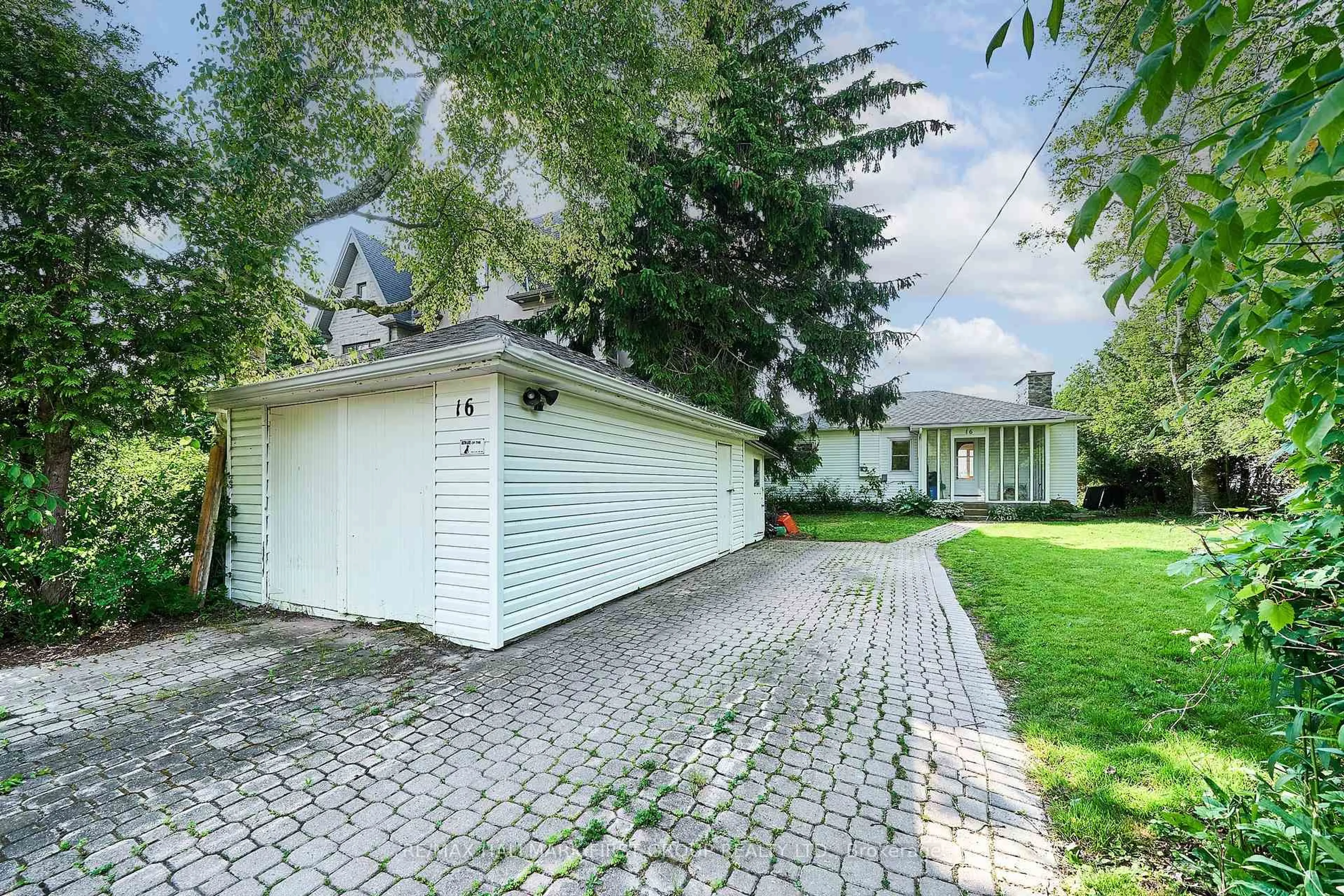 Unknown for 16 Ontoro Blvd, Ajax Ontario L1Z 1X6