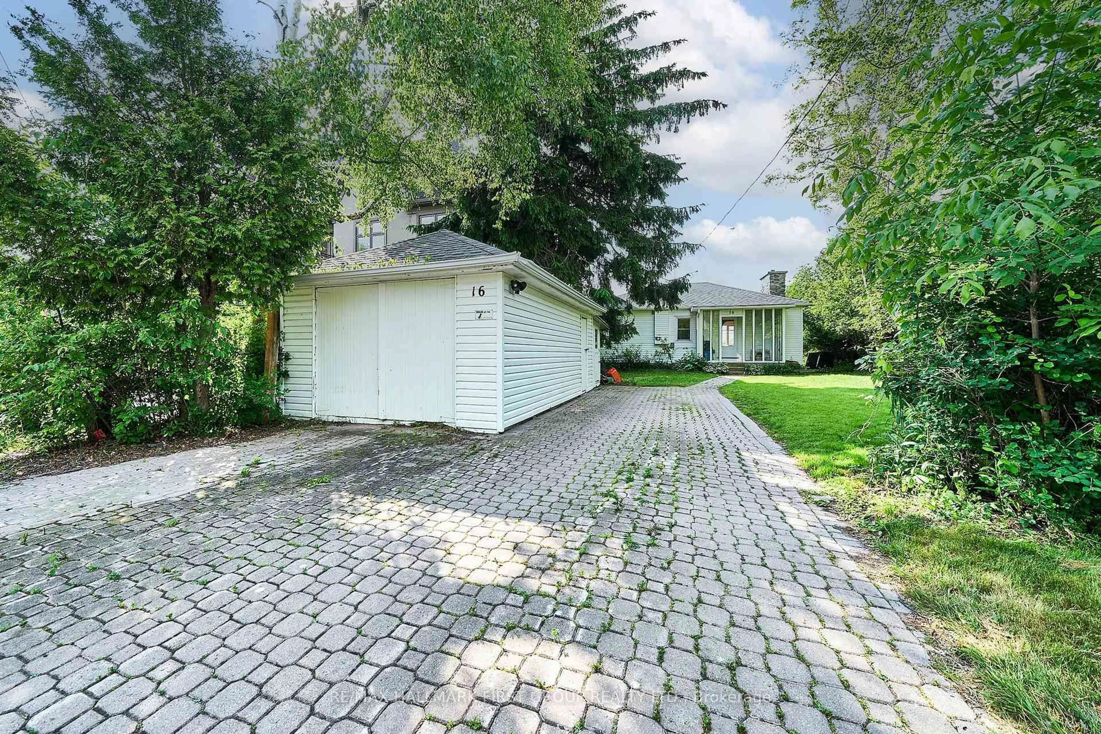 Unknown for 16 Ontoro Blvd, Ajax Ontario L1Z 1X6