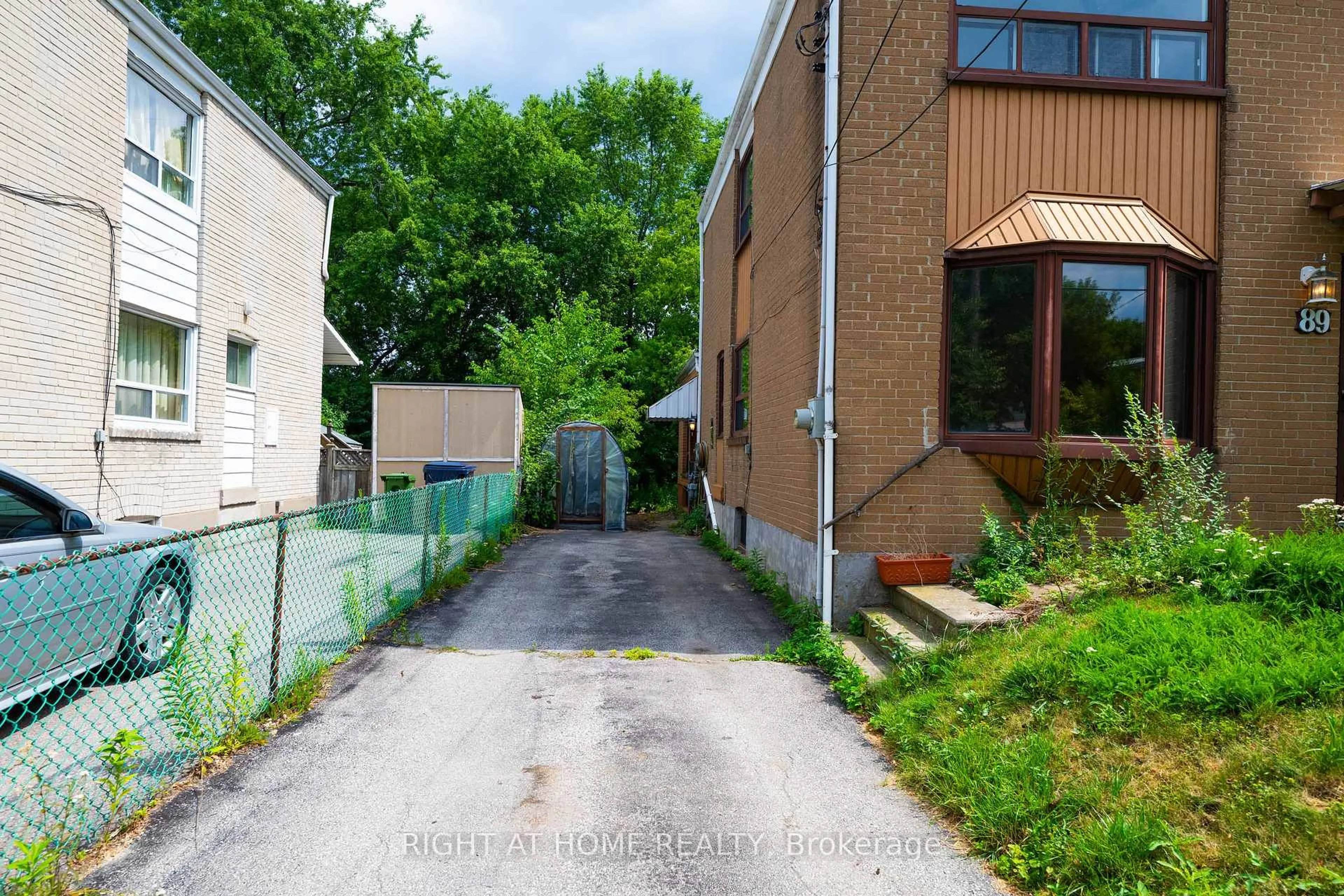 A pic from outside/outdoor area/front of a property/back of a property/a pic from drone, street for 89 Chelwood Rd, Toronto Ontario L1H 1C7