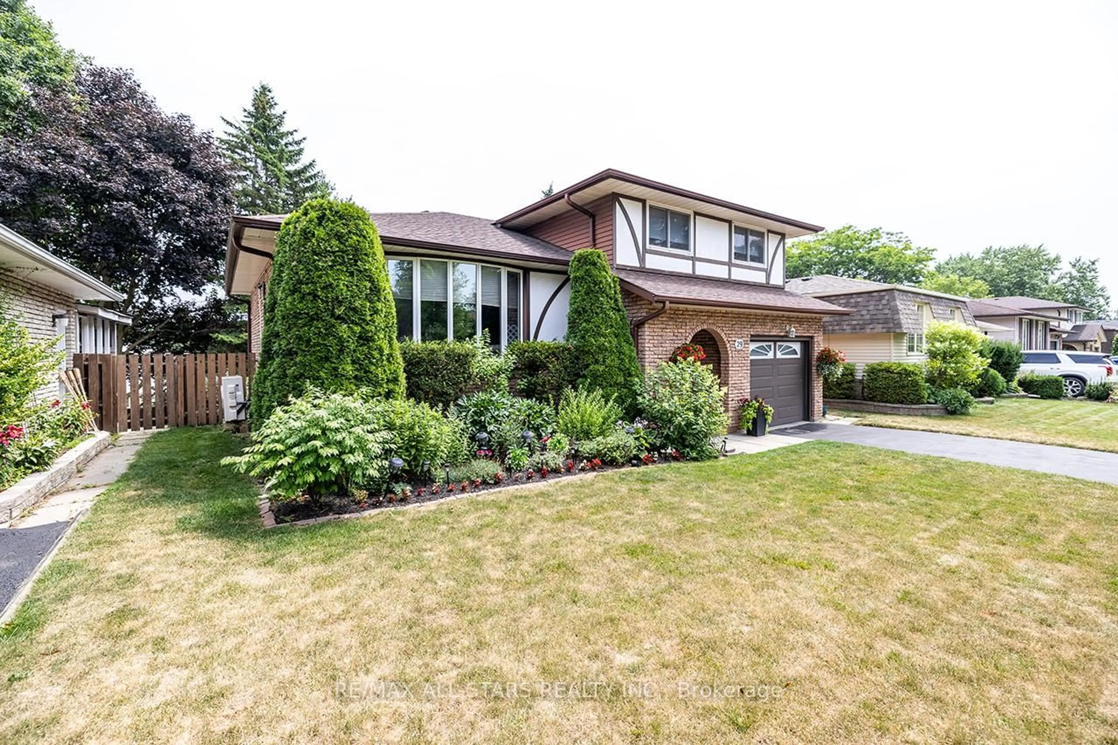 Home with brick exterior material, street for 29 Orchard Rd, Scugog Ontario L9L 1G4