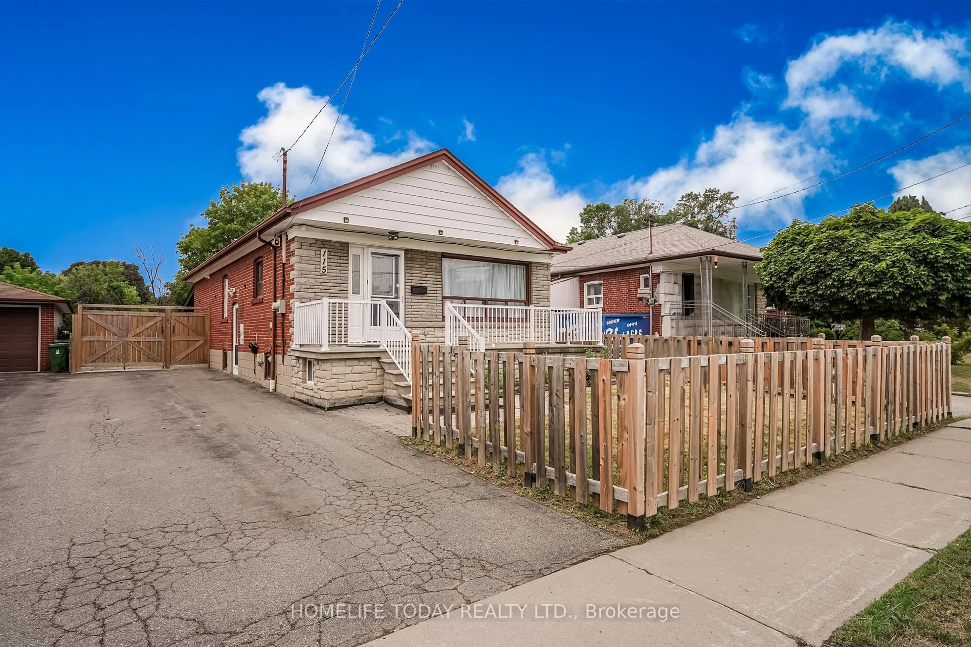 A pic from outside/outdoor area/front of a property/back of a property/a pic from drone, street for 115 Shropshire Dr, Toronto Ontario M1P 1Z3