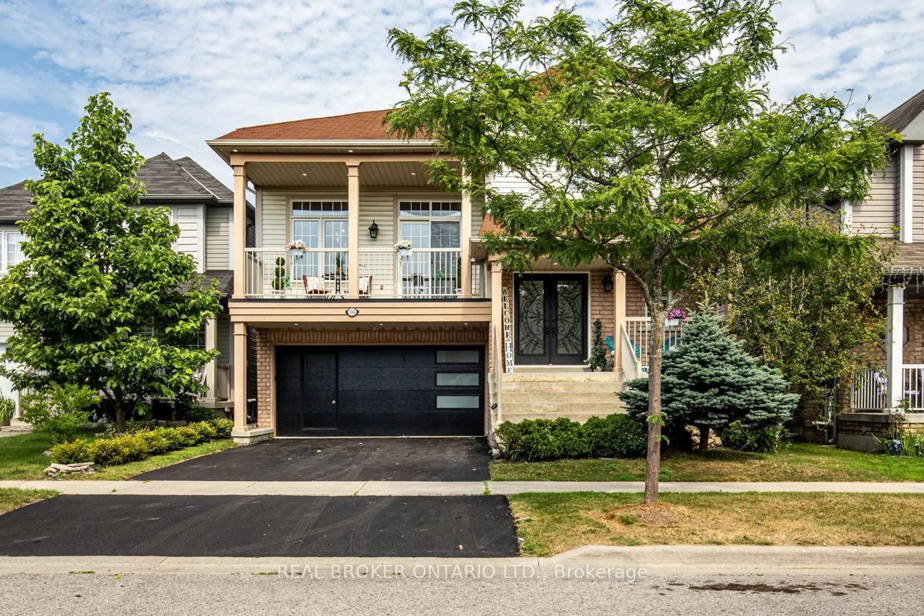 Home with brick exterior material, street for 555 Shaftsbury St, Oshawa Ontario L1K 2V8