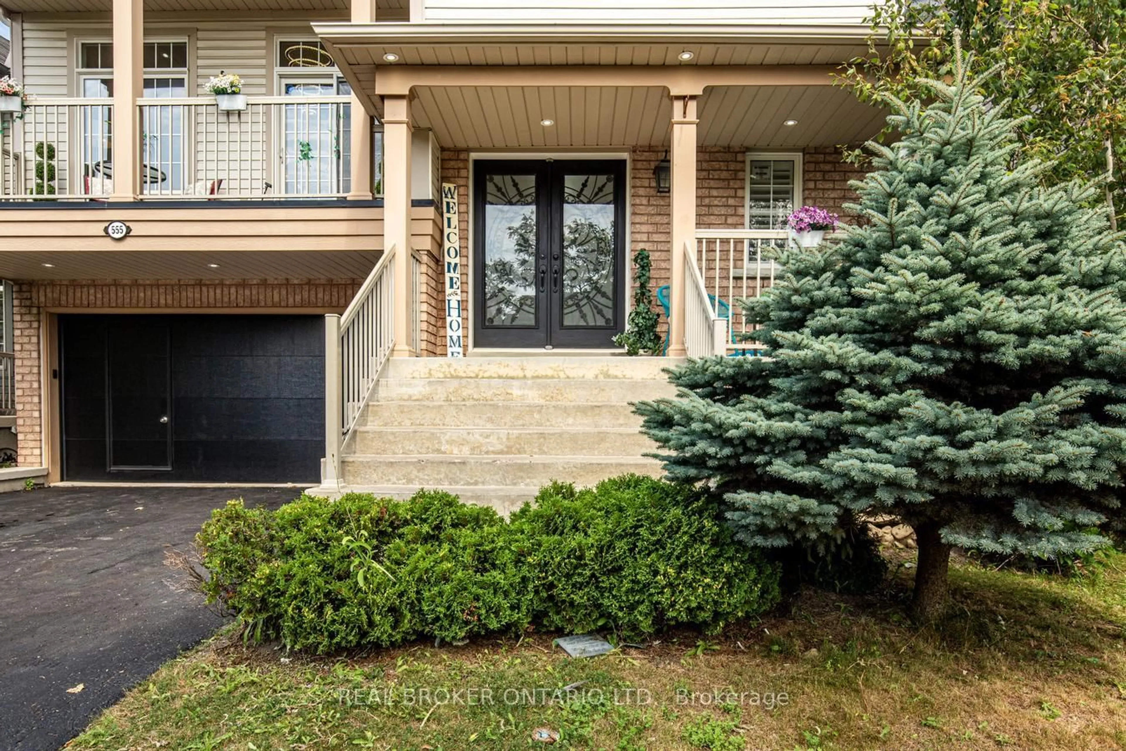 Home with brick exterior material, street for 555 Shaftsbury St, Oshawa Ontario L1K 2V8