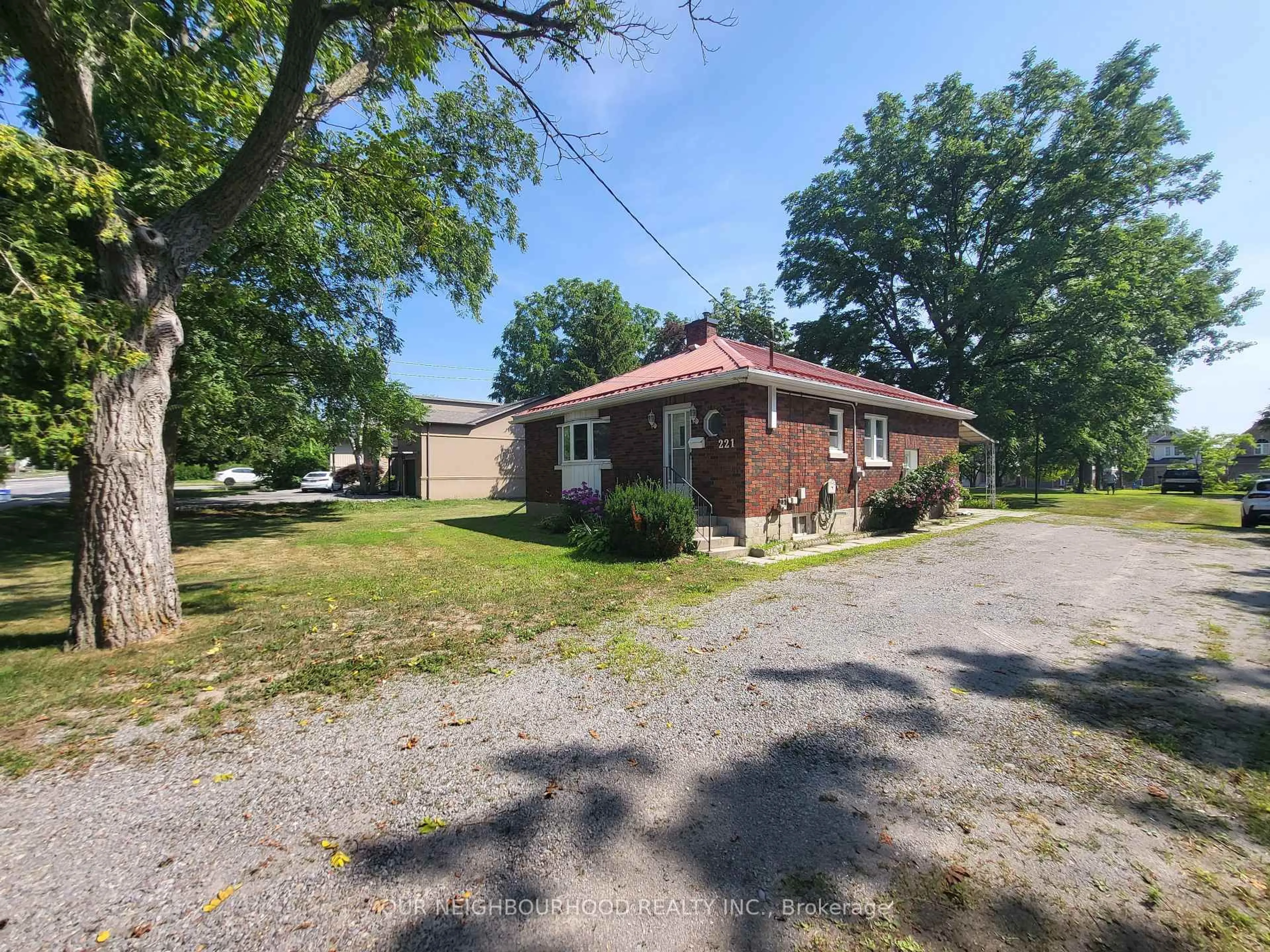 A pic from outside/outdoor area/front of a property/back of a property/a pic from drone, street for 221 Liberty St, Clarington Ontario L1C 2M6