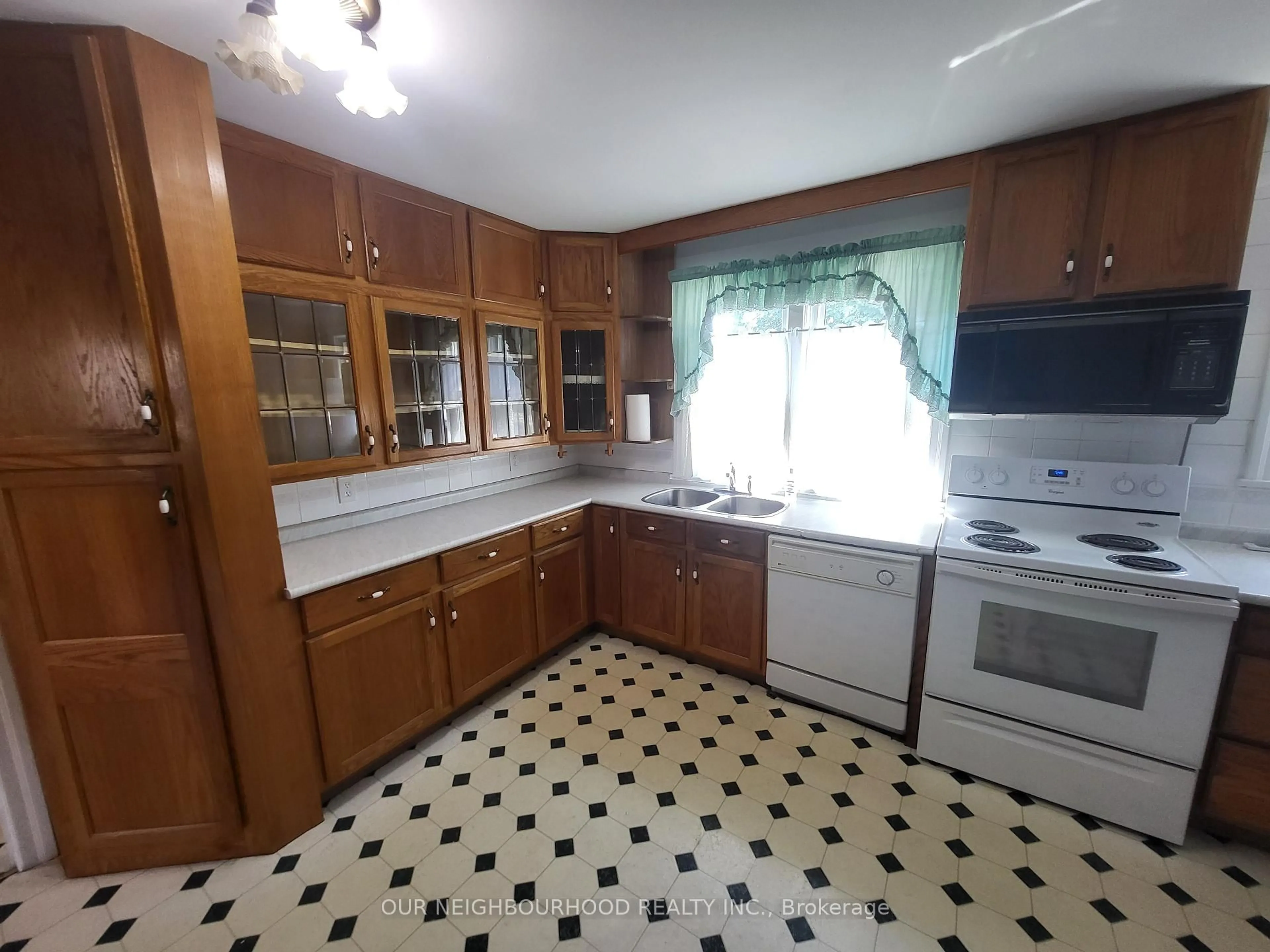 Standard kitchen, ceramic/tile floor for 221 Liberty St, Clarington Ontario L1C 2M6
