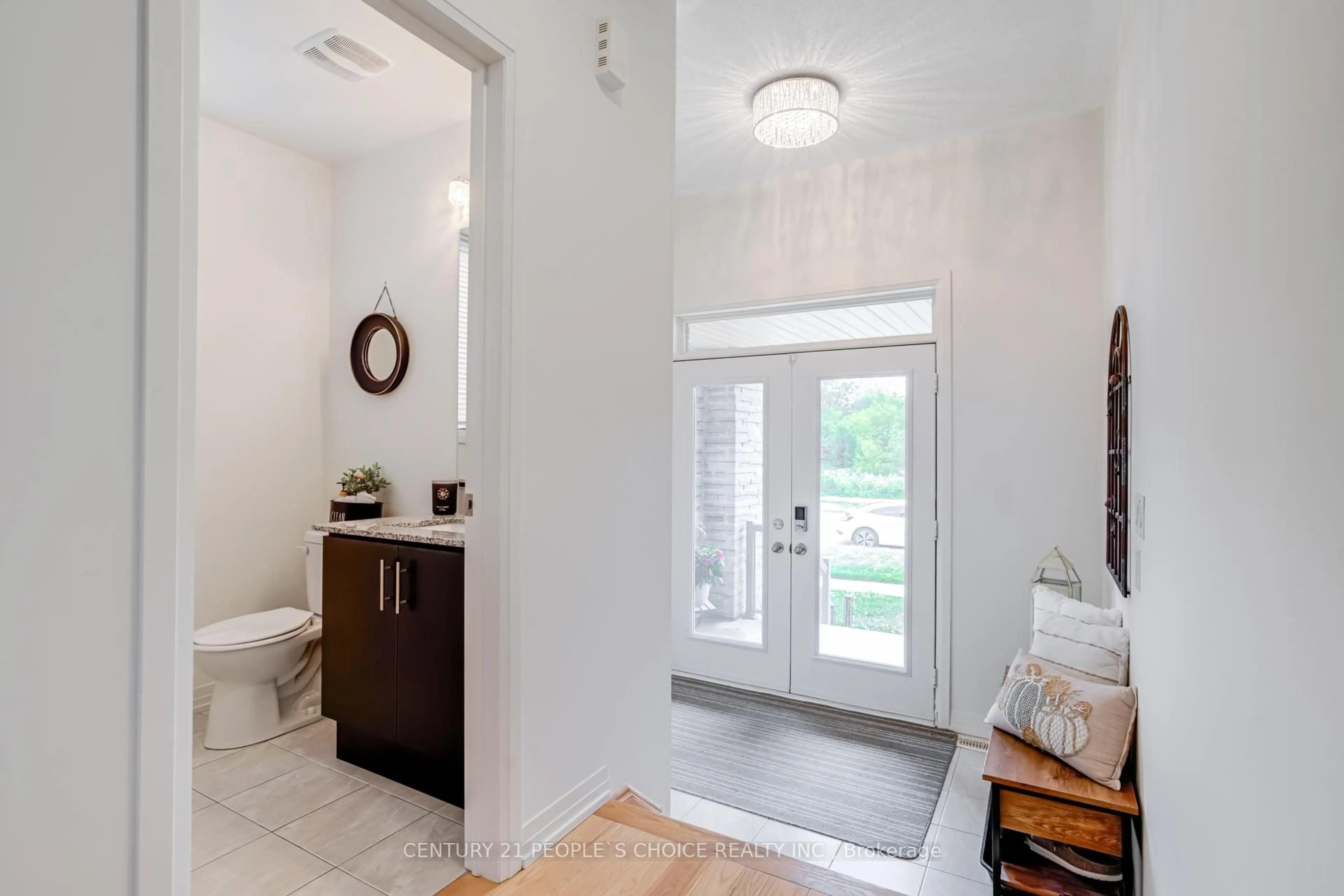 Indoor entryway for 169 East Shore Dr, Clarington Ontario L1C 1Z8