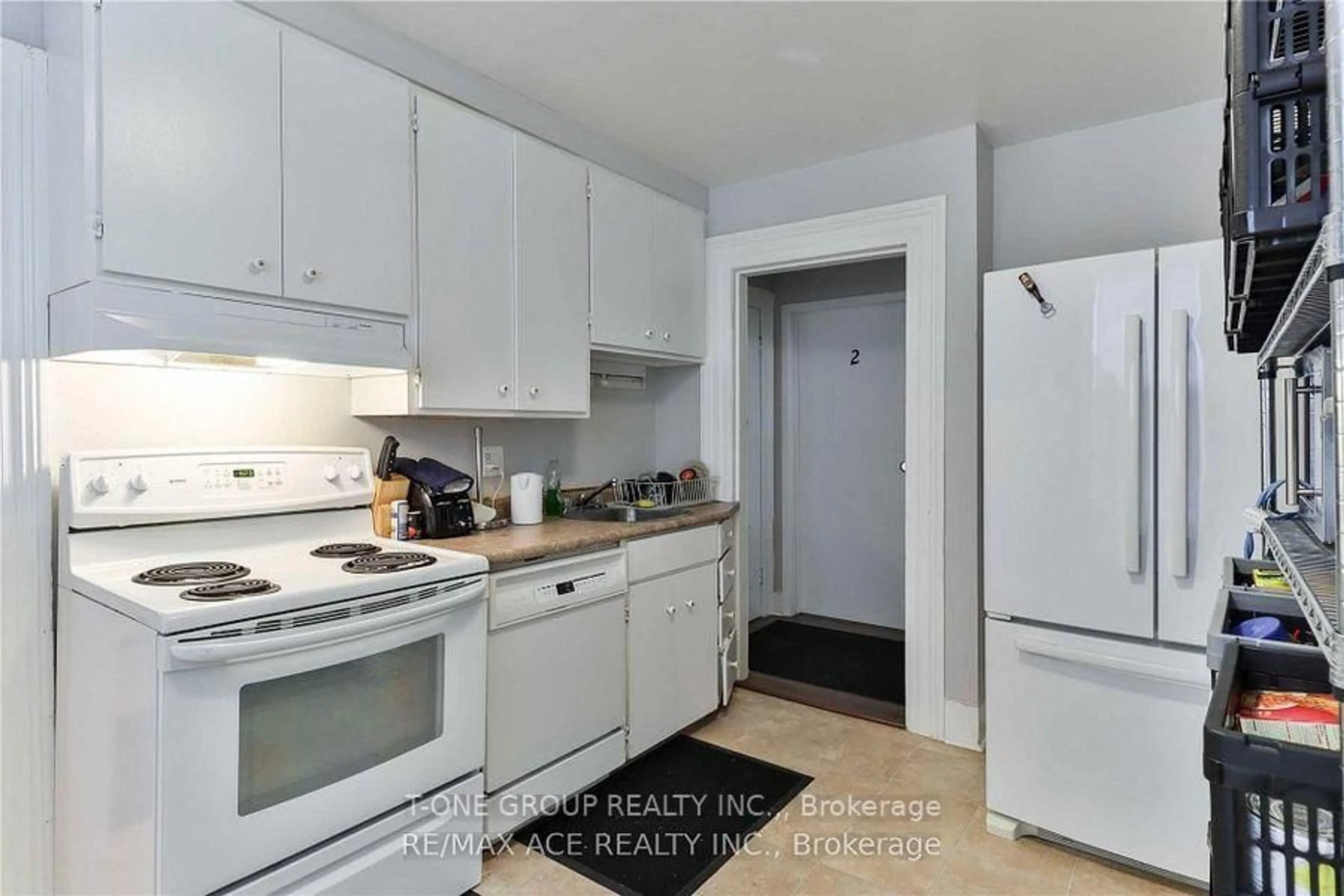 Standard kitchen, unknown for 62 Church St, Ajax Ontario L1S 6B3