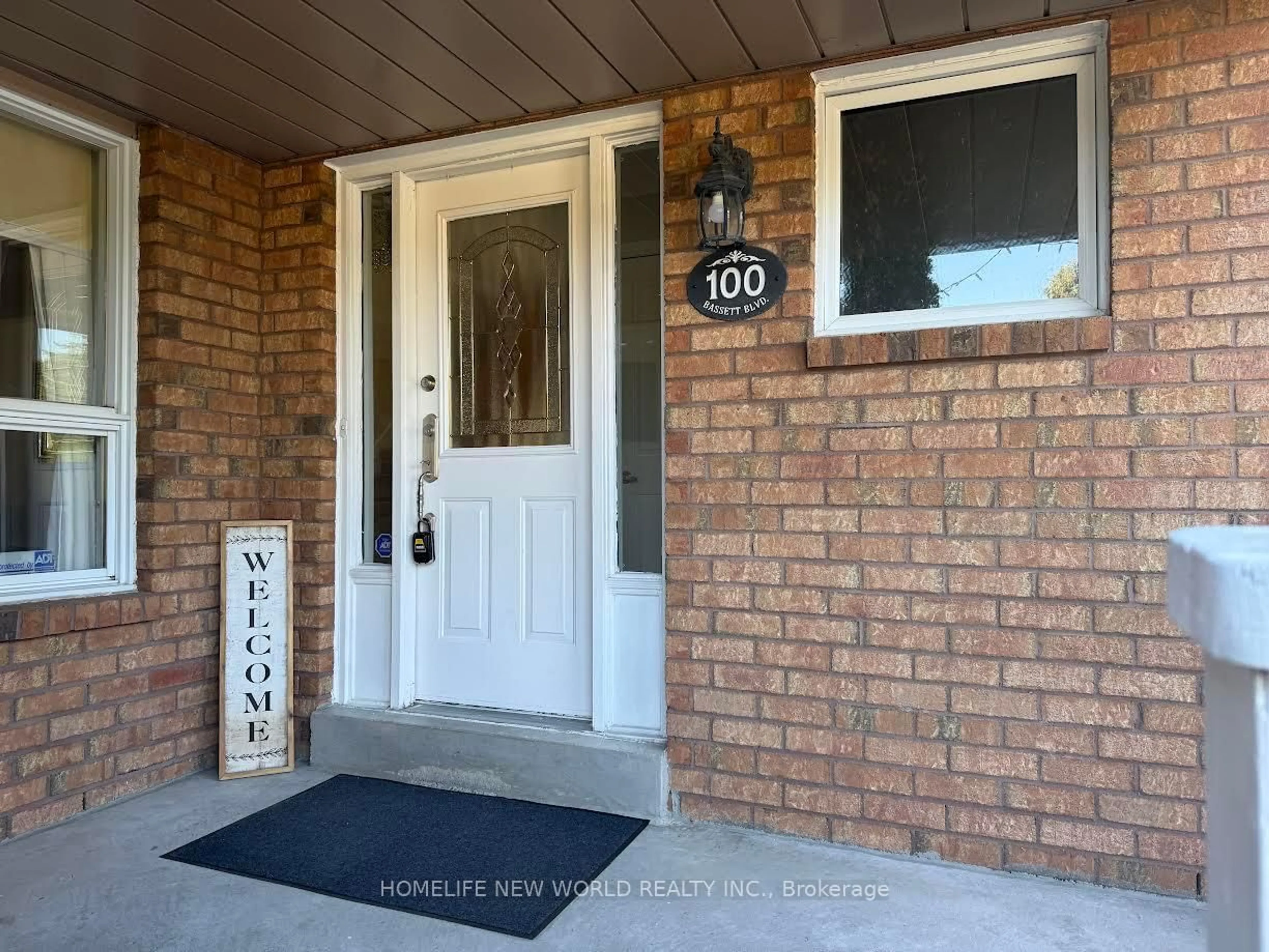 Unknown for 100 Bassett Blvd, Whitby Ontario L1N 8X3