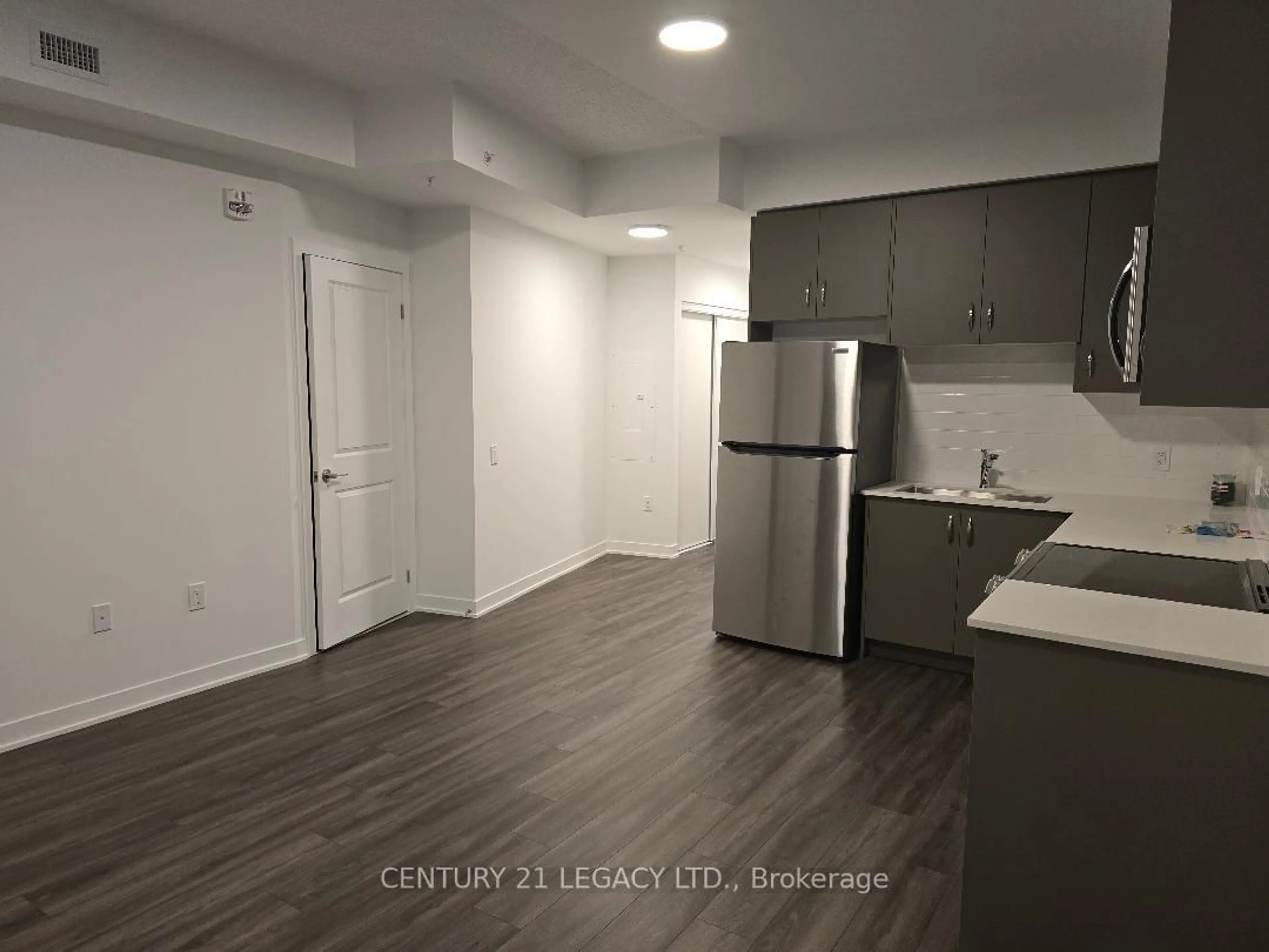 A pic of a room for 385 Arctic red Dr #329, Oshawa Ontario L1L 0H8