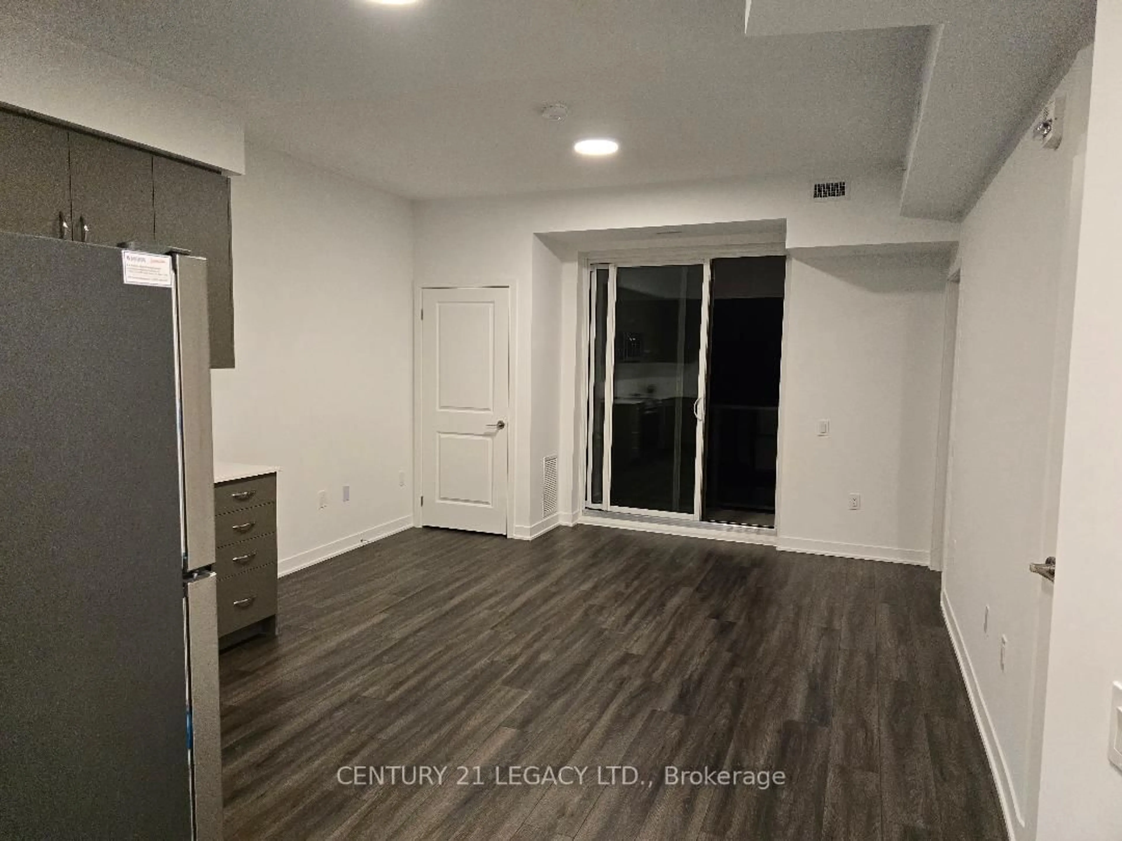 A pic of a room for 385 Arctic red Dr #329, Oshawa Ontario L1L 0H8