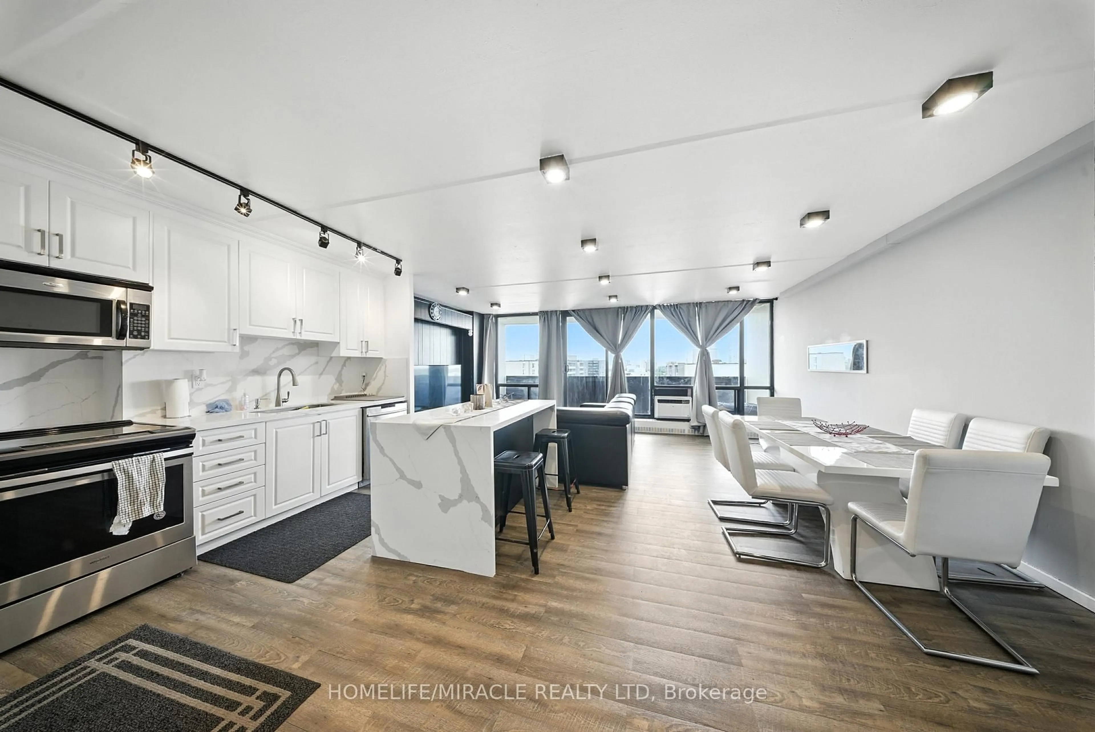 Open concept kitchen, ceramic/tile floor for 2 Glamorgan Ave #1212, Toronto Ontario M1P 2M8