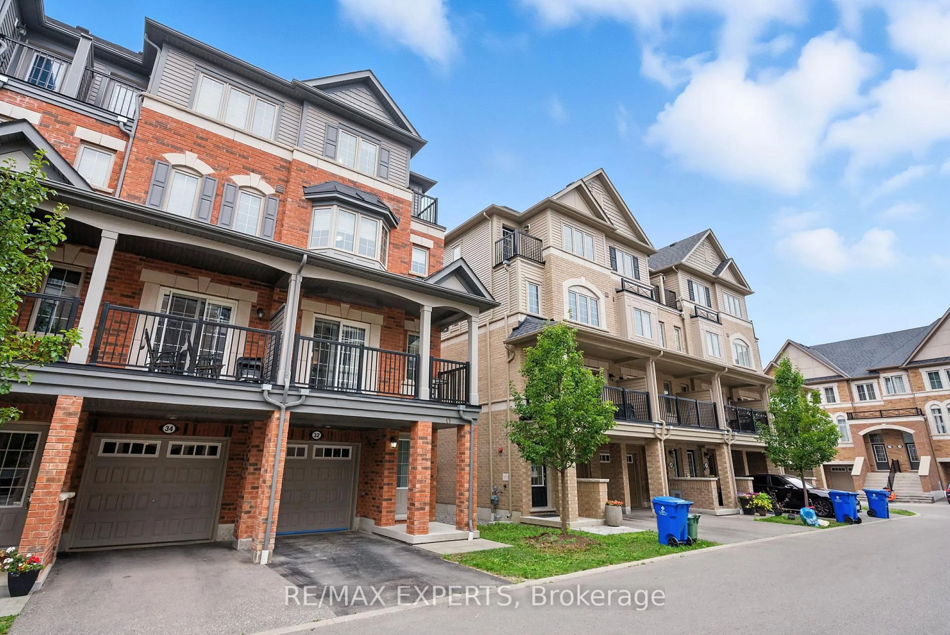 A pic from outside/outdoor area/front of a property/back of a property/a pic from drone, street for 32 AQUATIC BALLET Path, Oshawa Ontario L1L 0K6