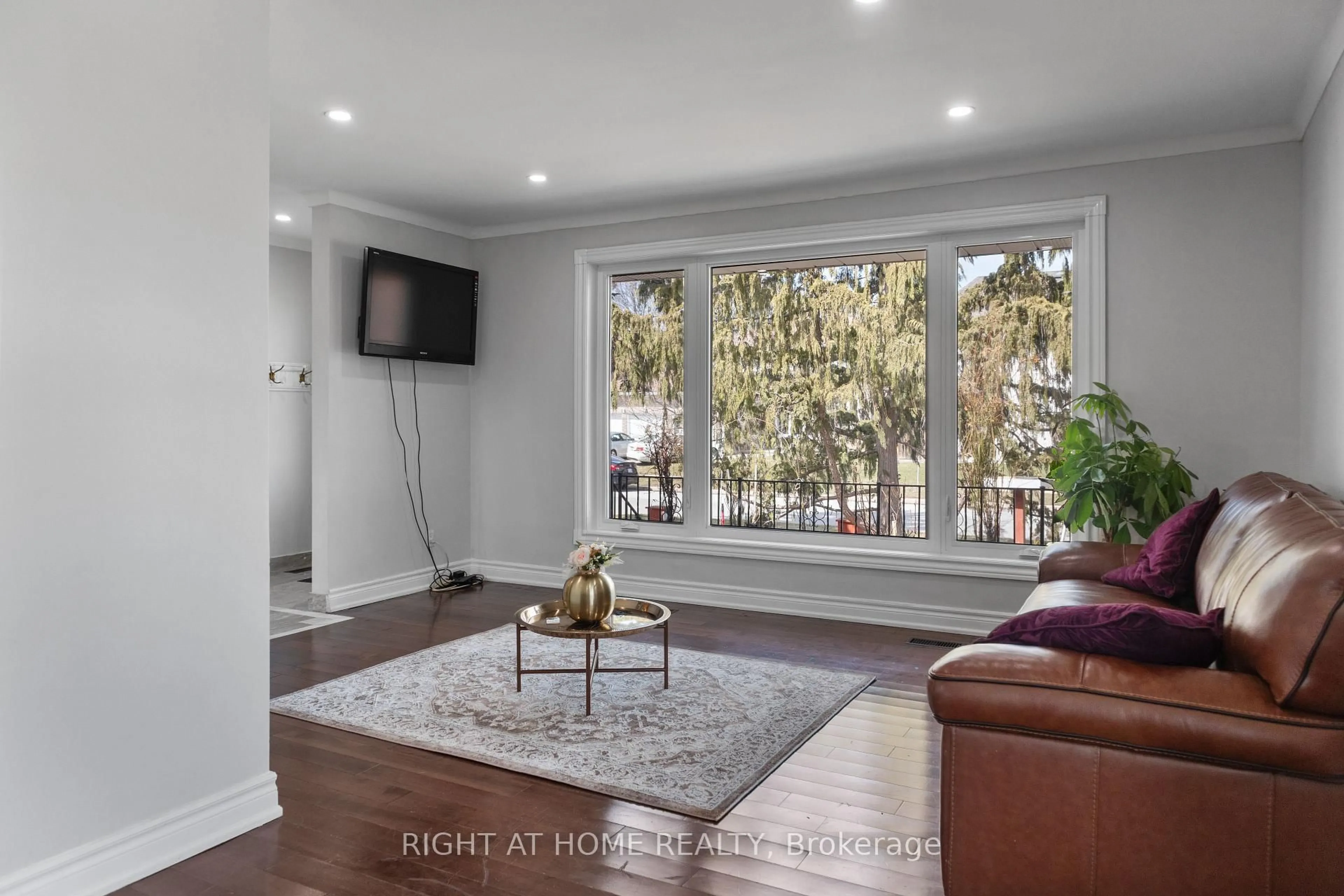 Living room with furniture, unknown for 2 Emmeline Cres, Toronto Ontario M1S 1L2