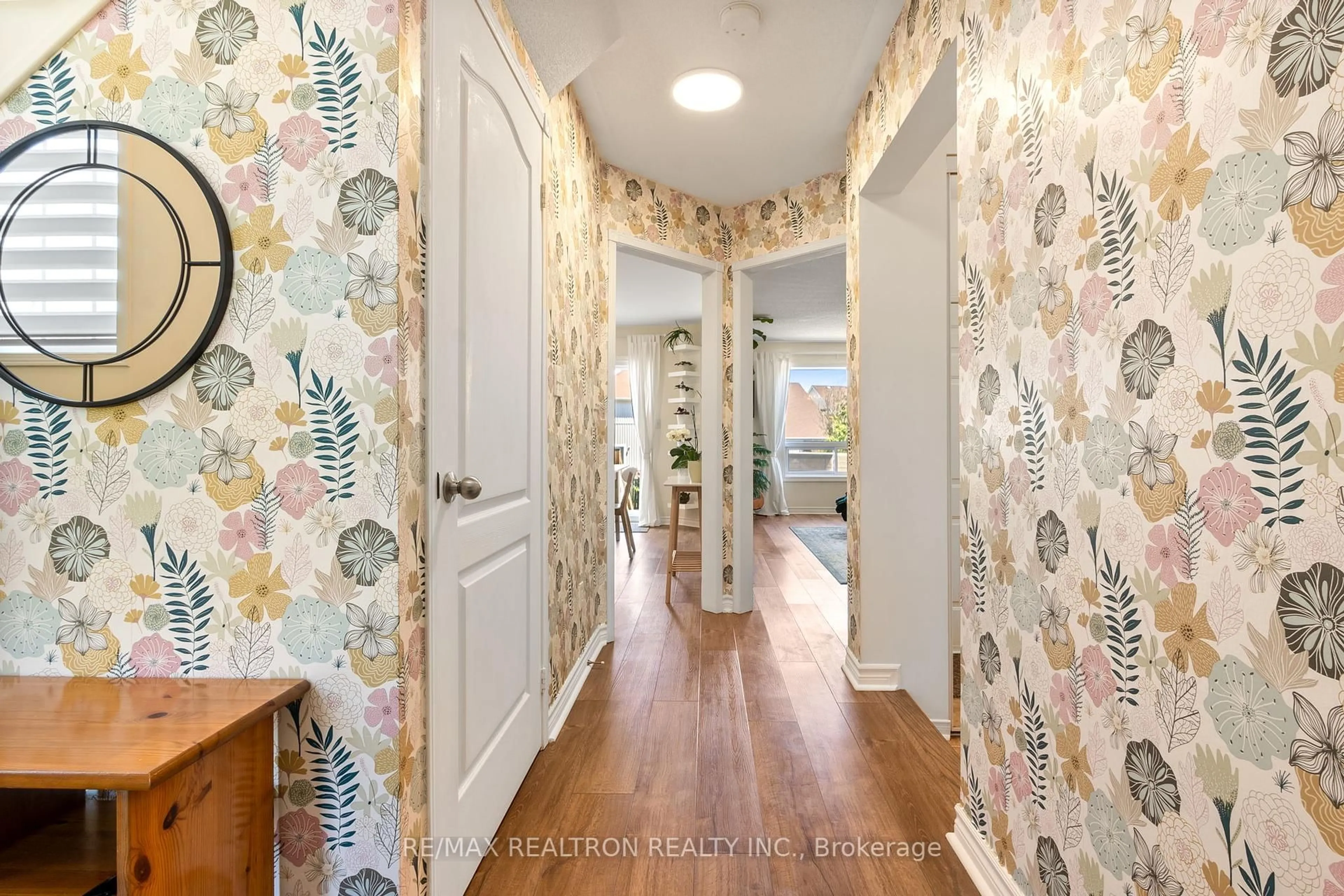 Indoor entryway for 1308 Ashgrove Cres, Oshawa Ontario L1K 3A6