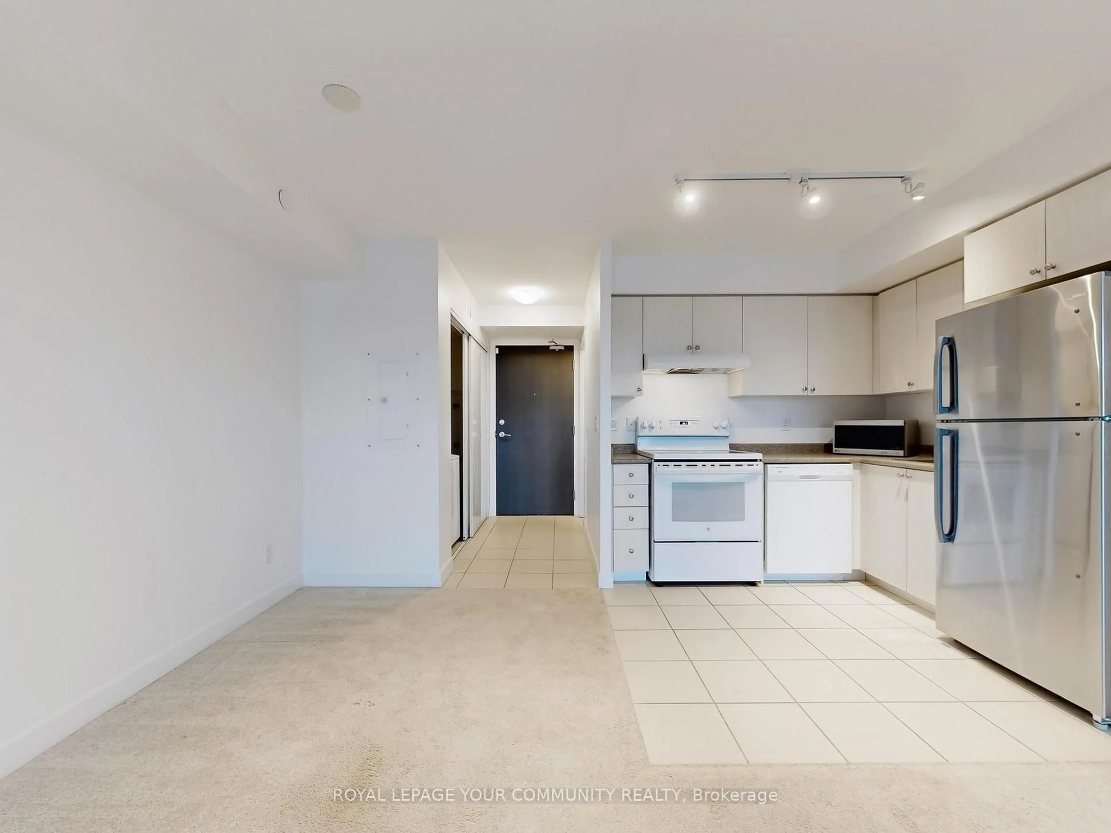 Unknown for 8 Trent Ave #525, Toronto Ontario M4C 0A6