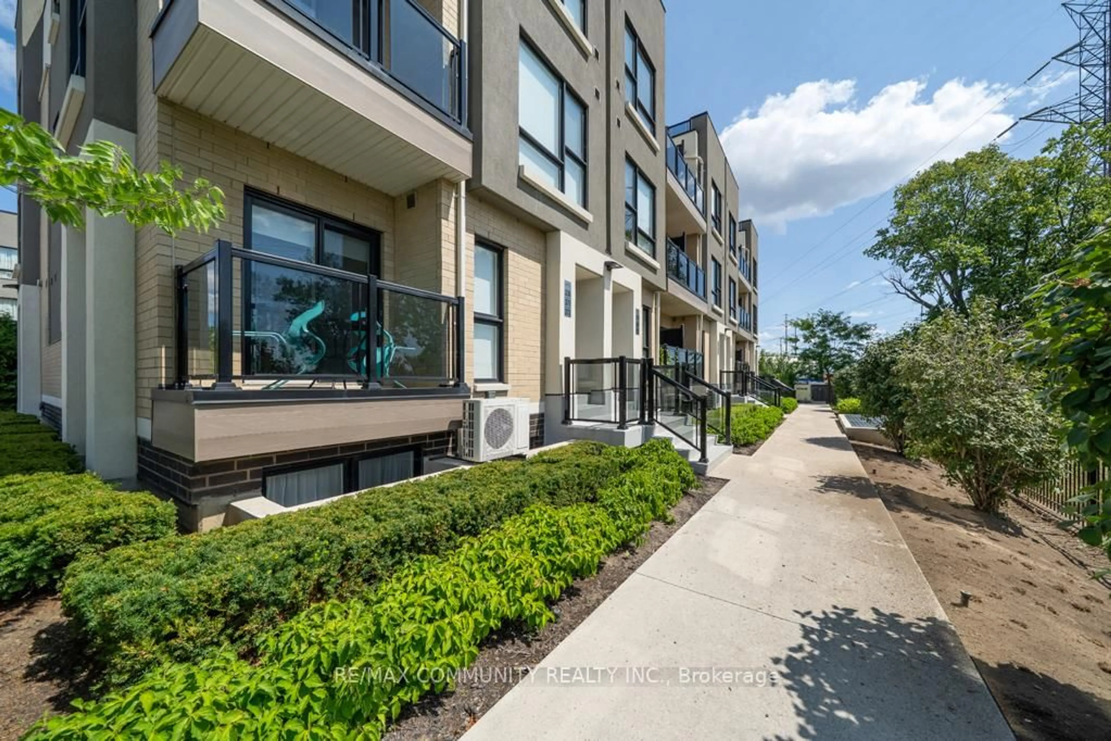 A pic from outside/outdoor area/front of a property/back of a property/a pic from drone, street for 515 Kingbird Grve #234, Toronto Ontario M1B 0E4